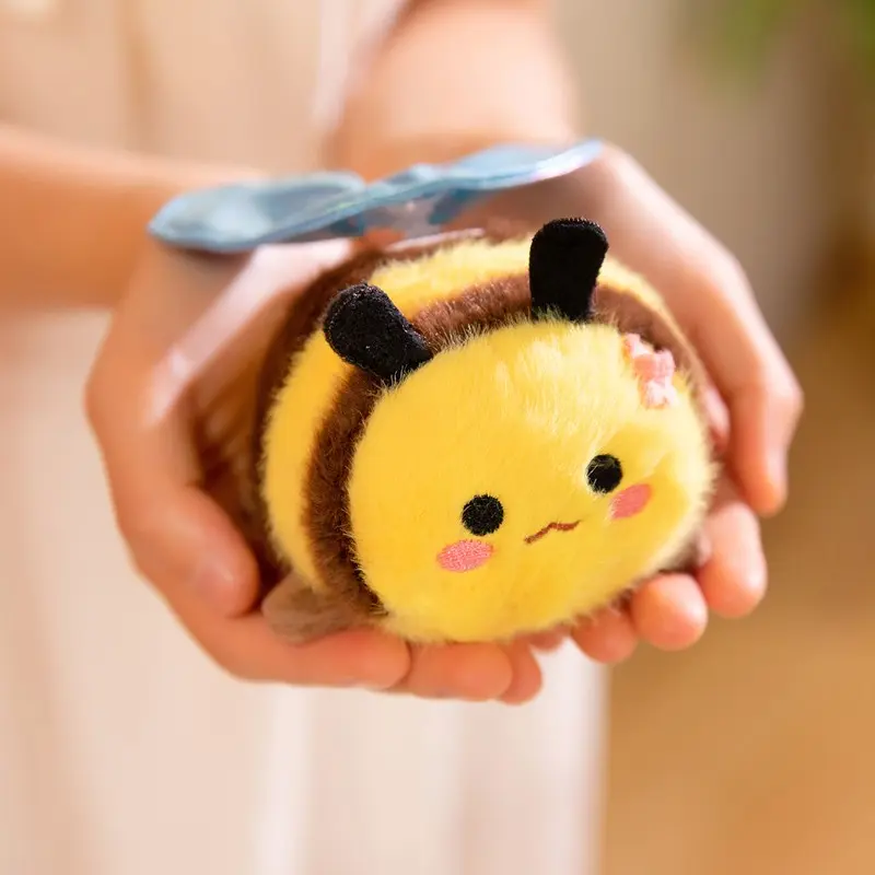 Cute Plush Bee Wings Vibrating Keychain, Handmade Crochet Small Bee Ornament, Fashionable and Practical Gift, Adorable Bee Doll Pendant