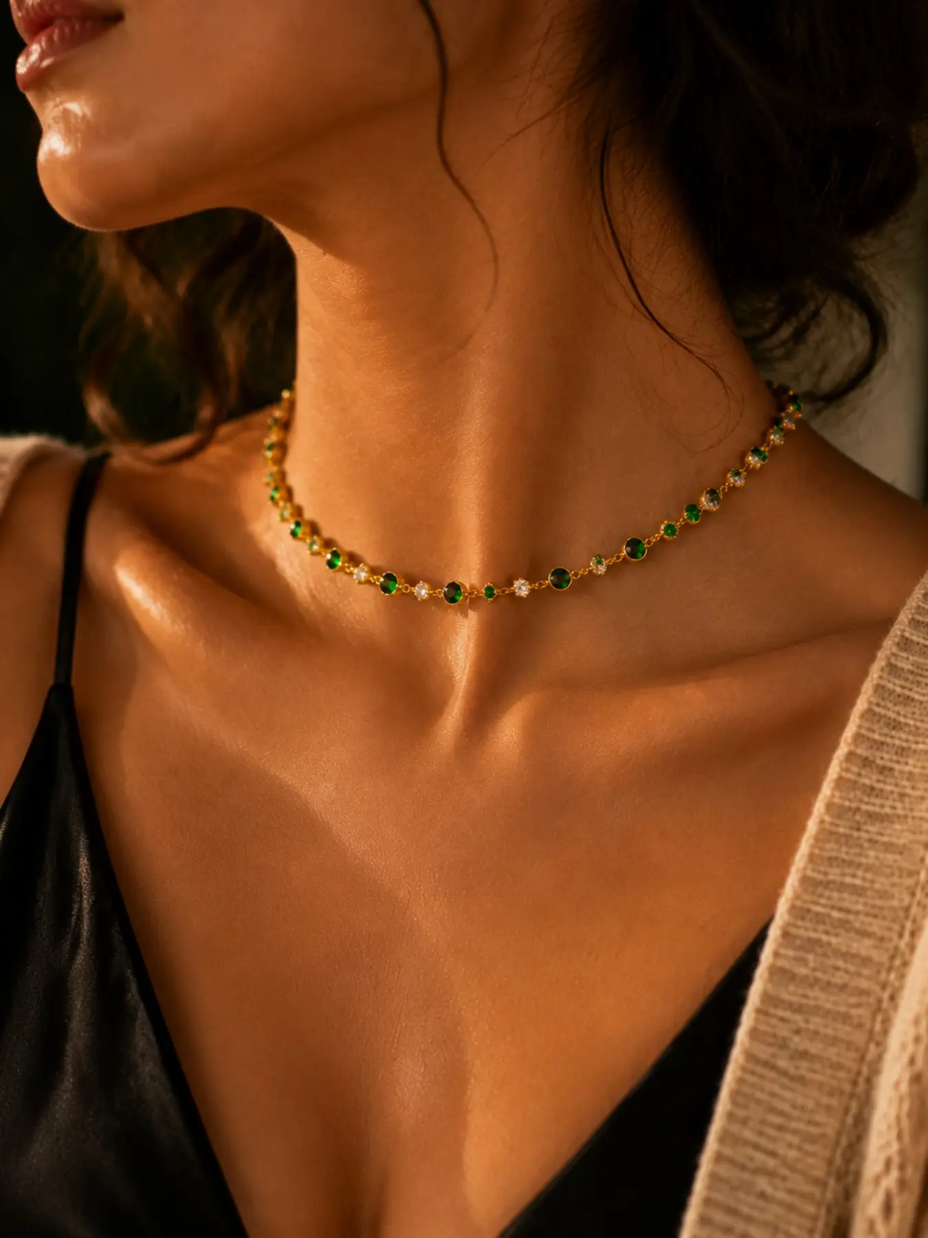 Emerald Choker Necklace for Women, Sparkling Crystal Statement Necklace, Vintage Glam Jewelry for Date Night, Party & Wedding Gift