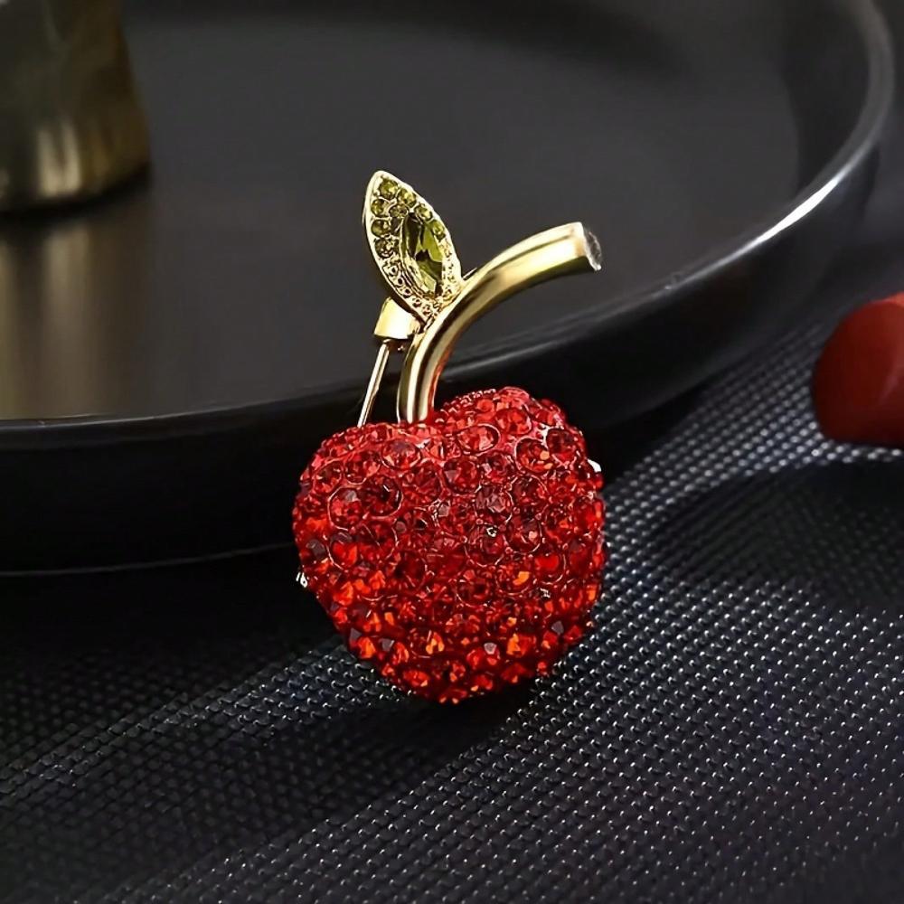 Cute little apple brooch, high-end luxury and elegant anti-exposure fruit brooch for women, suitable for decorating coats and suits
