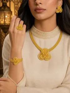 4 pieces  set of Middle East, UAE, Saudi Arabia jewelry set, gold-plated flowers, fashion and luxury pendant necklace, ring, earring bracelet, adjustable jewelry suitable for wedding banquet party jewelry.