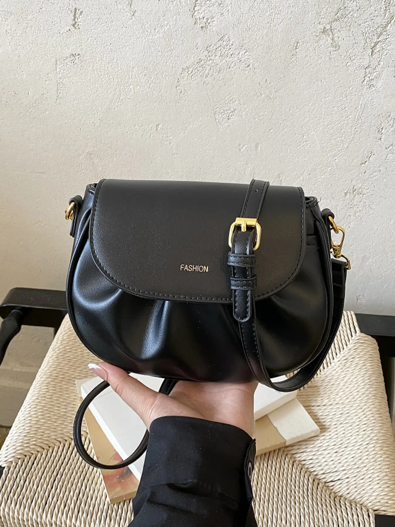 Elegant pleated saddle bag with detachable adjustable crossbody strap, exquisite niche women's daily dating/shopping/commuting shoulder bag