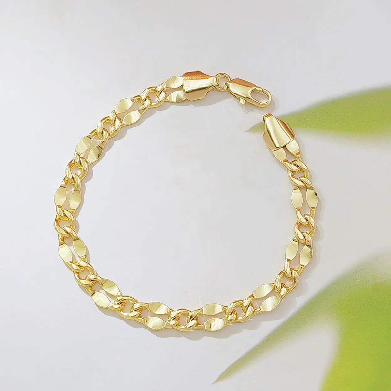 Unisex Cuban Curb Link Bracelet for DIY Bag Accessories - Classic Flat Wide Links, Polished Finish, Minimalist Stackable Wrist Jewelry with Lobster Clasp, All Seasons Fashion Daily Wear Gift