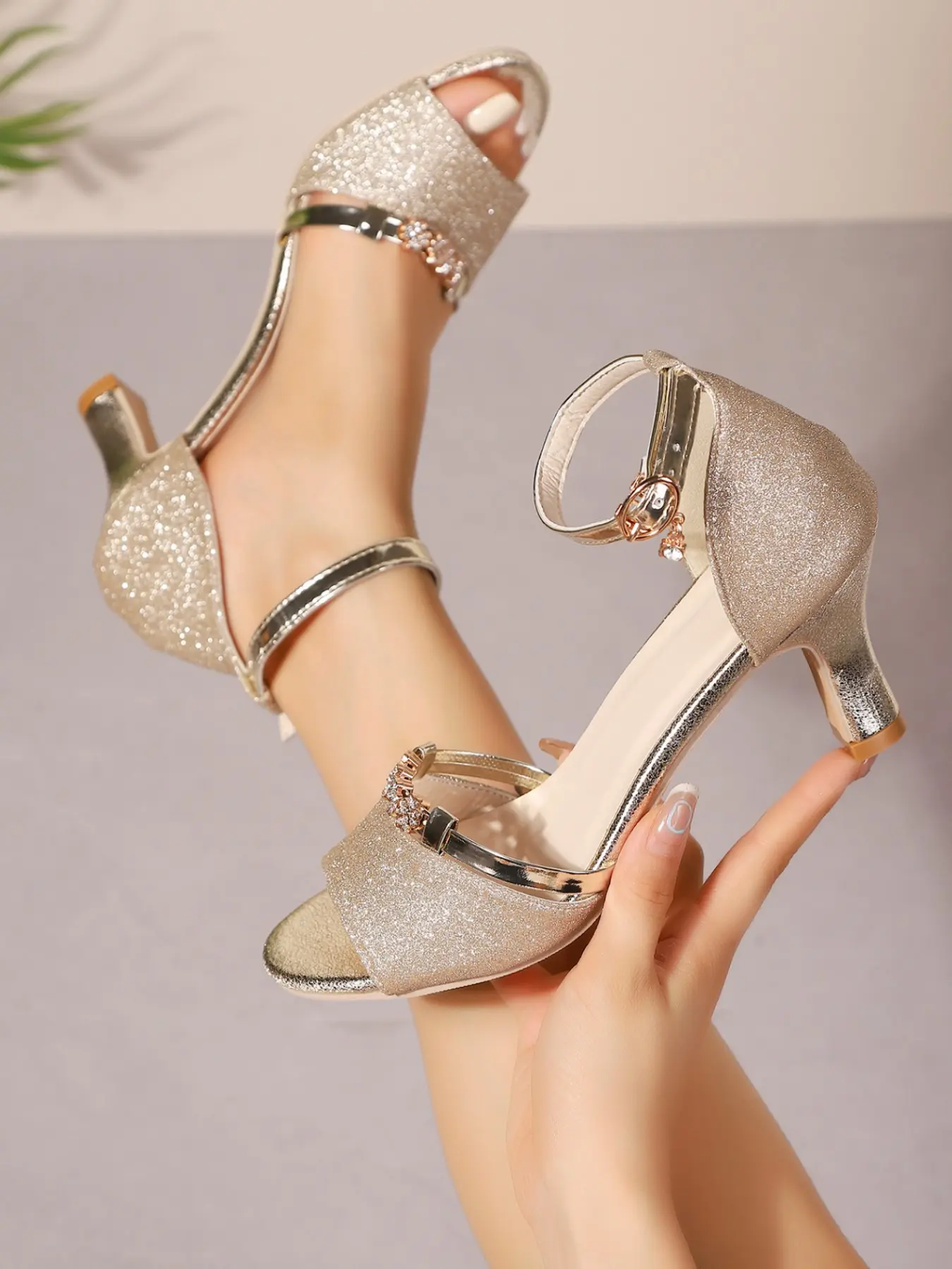 Women's Sandals with Floral Rhinestones, Adjustable Strap, Crystal Pendant, Casual High Heel Shoes for Weddings and Parties