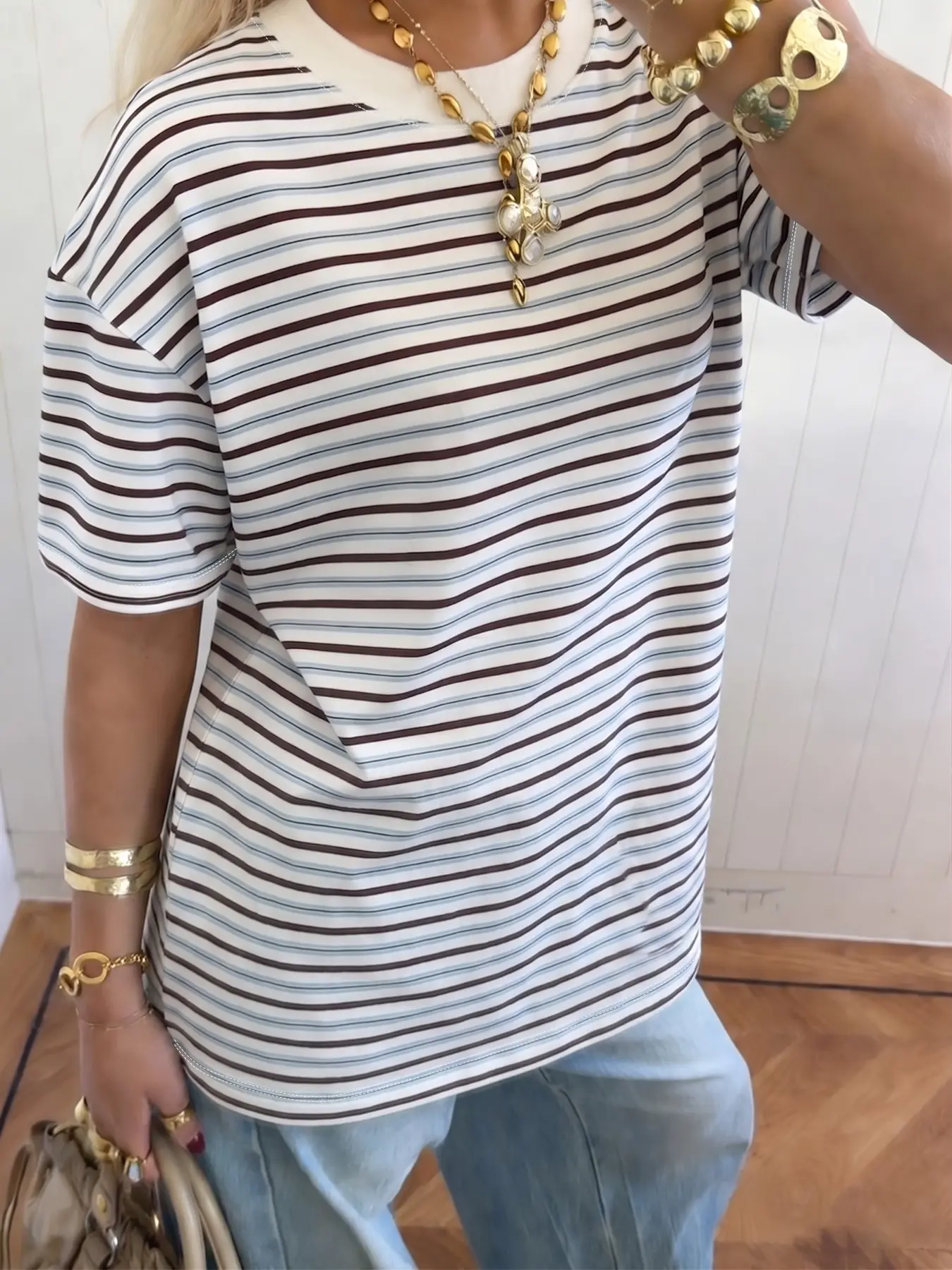 Womens Oversized Striped Short Sleeve T-Shirt, Casual Stylish Tee, White Blue Thin Stripe Contrast Crew Neck Drop Shoulder Loose Fit Vintage Casual Minimalist Streetwear Grocery Run Park Stroll Weekend Errands Daily Commute Spring Summer Fashion Apparel