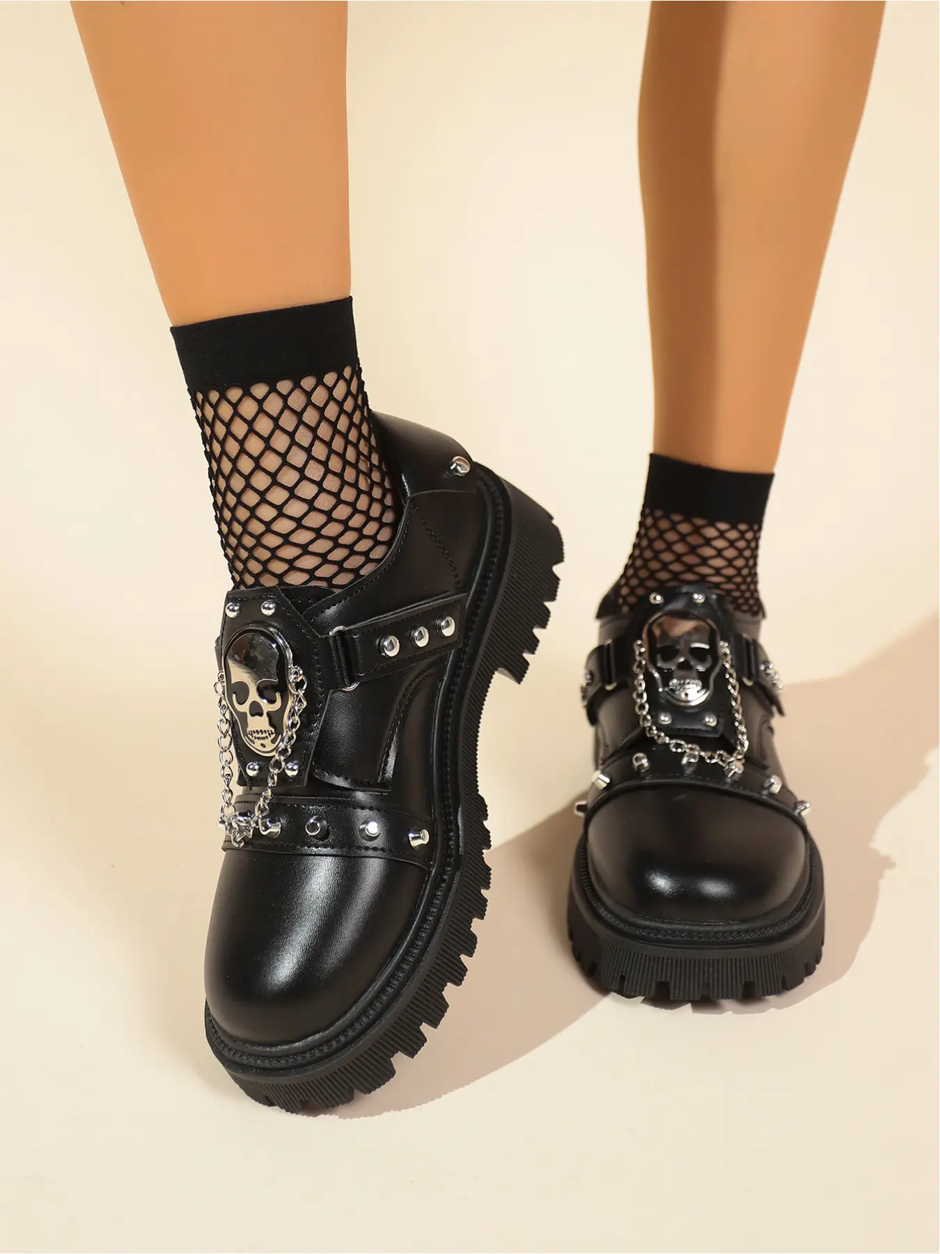 Y2K Alt Punk Skull Metal Chain Studded Platform Shoes Smooth Faux Leather Buckle Strap Chunky Lug Sole Fashion Goth Loafers Gothic Shoes Casual Shoes