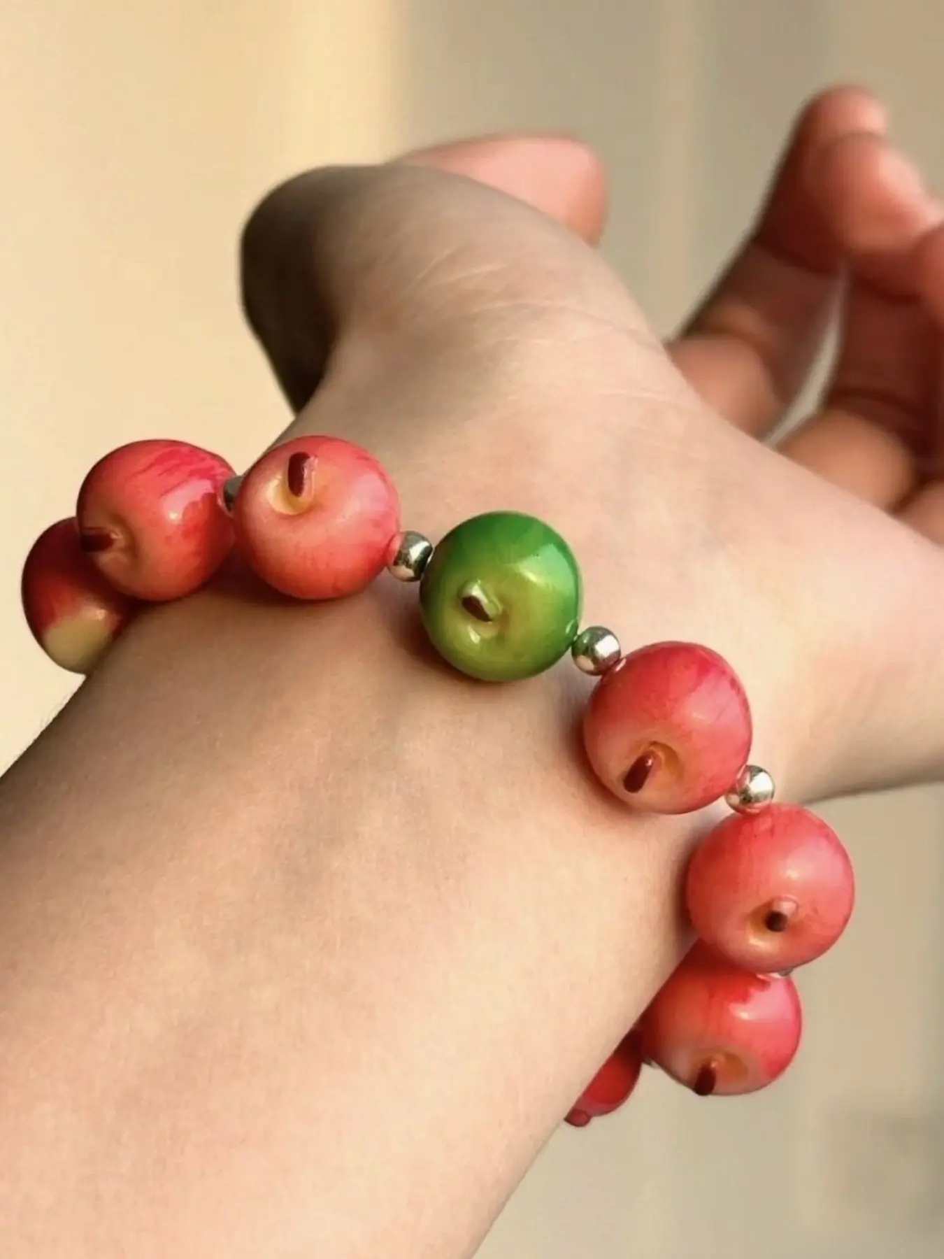 3D Apple Beaded Elastic Wristband, Jewelry Bracelet, Sweet Girl Coquette Cottagecore Style, Realistic Apple Resin Beads, Adjustable Silver Color Spacer