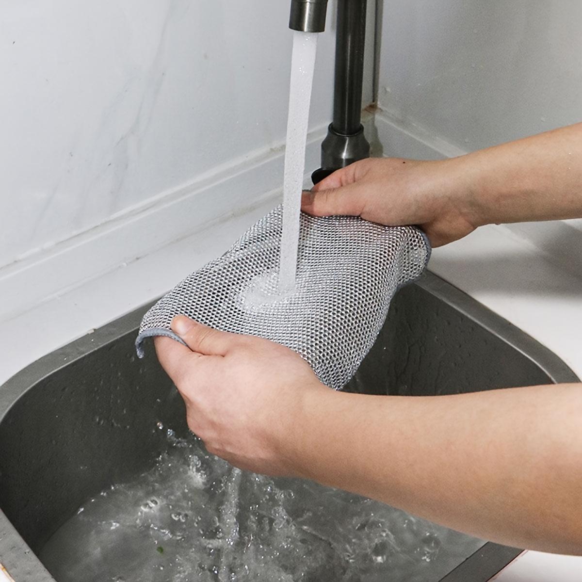 30 pieces of metal wire cleaning cloths, mesh fabric, non-stick oil, quick-drying, multi-purpose brushes, suitable for removing stains from pots and stoves, and can replace steel wool for cleaning kitchen countertops.