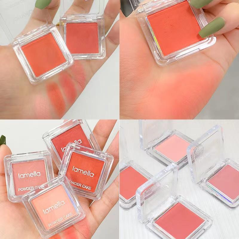 A soft blush palette of four colors, a natural matte finish, long-lasting buildable coverage, powder formula, water and sweat resistant, compact and portable, suitable for all skin tones