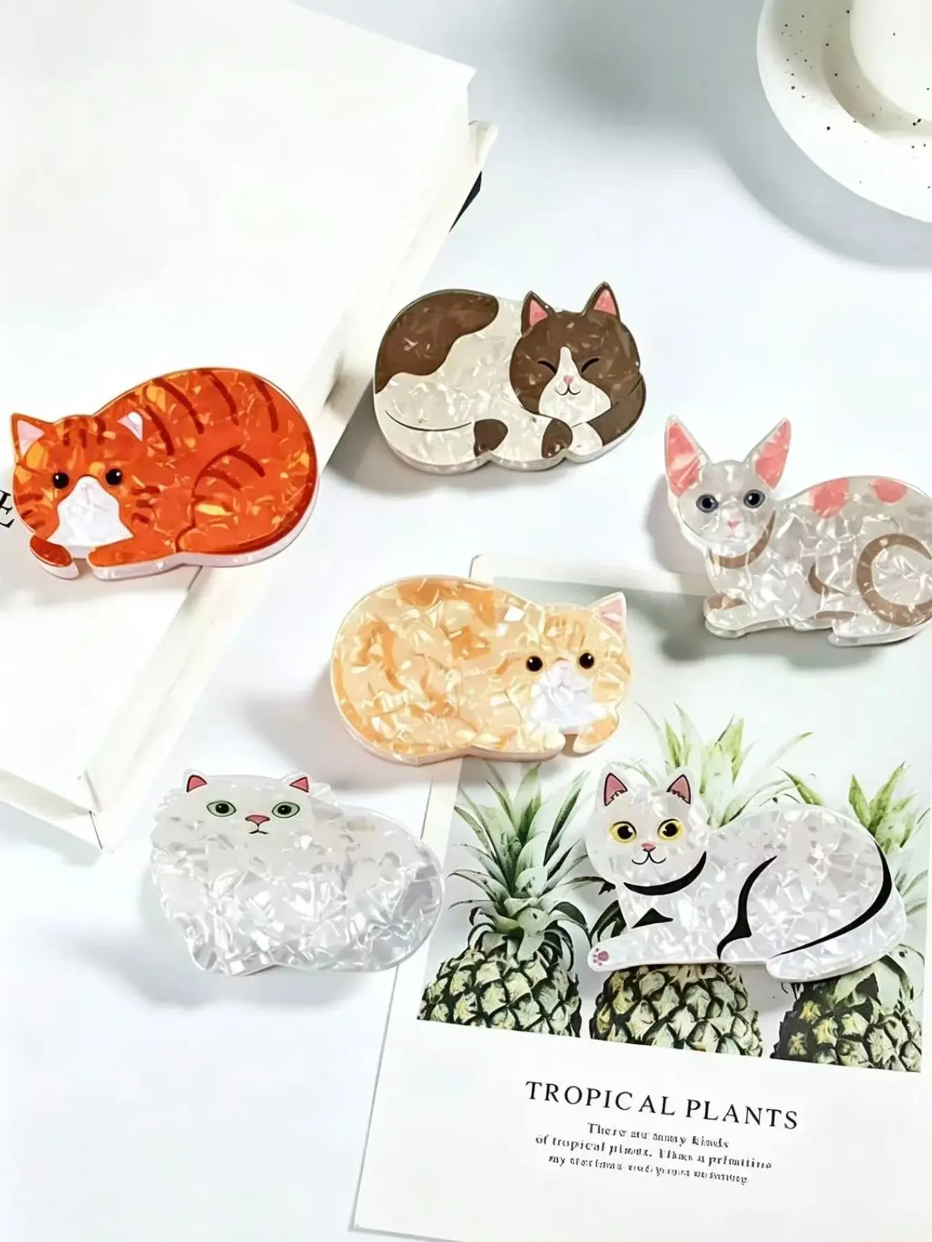 6 Pack Cute Cartoon Cat Acrylic Hair Claw Clips Set, Kawaii Kitten Animal Shape Large Non‑Slip Jaw Clips, Aesthetic Fun Hair Shark Clips, Hair Accessories for Women Teen Girls Daily Vacation Party Gift