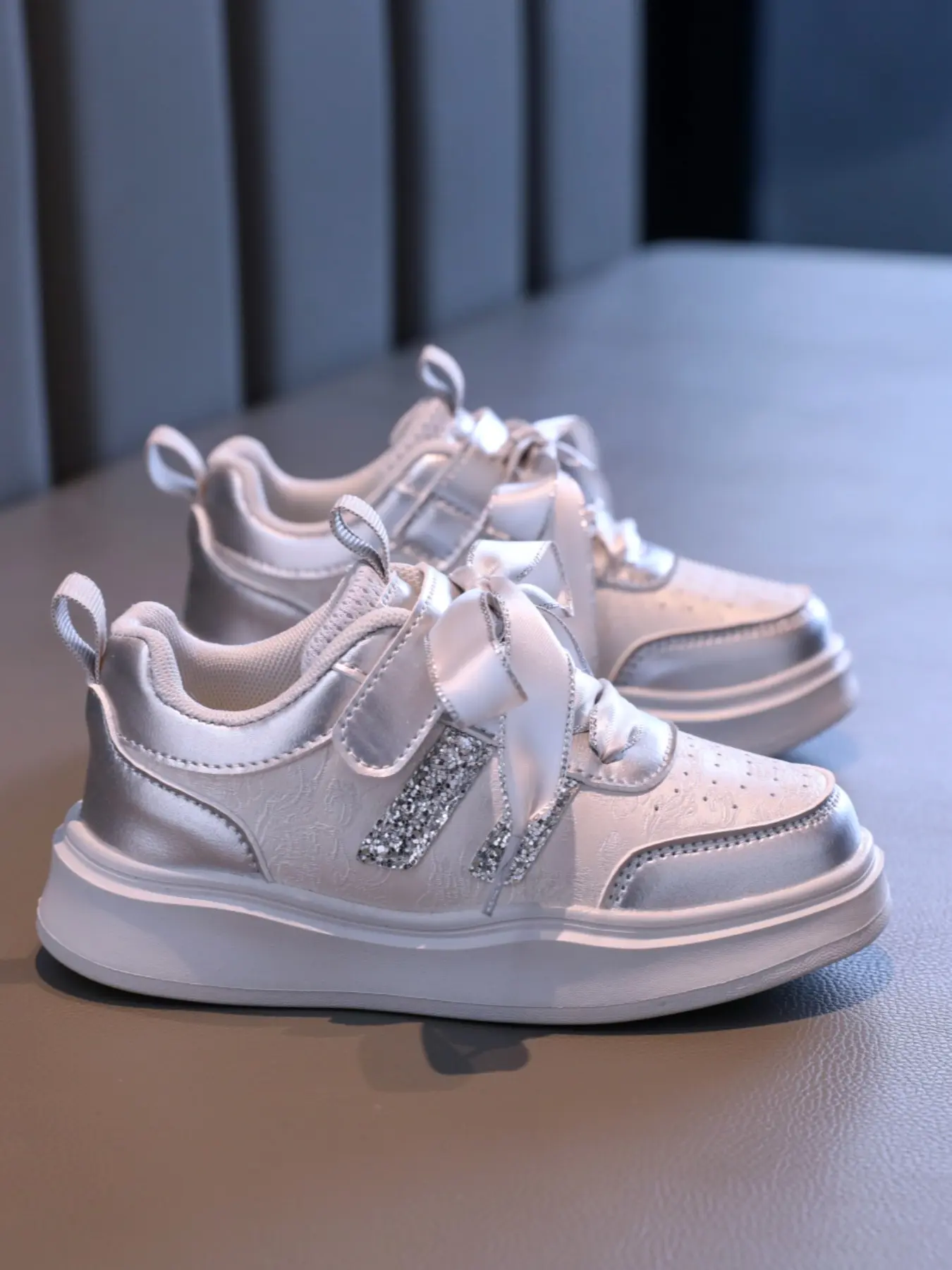 Girls' Sweet Princess Style Casual Fashion Sneakers Trainers Shoes, Perfect for Daily Wear, School, and Outdoor Activities, Comfortable and Stylish