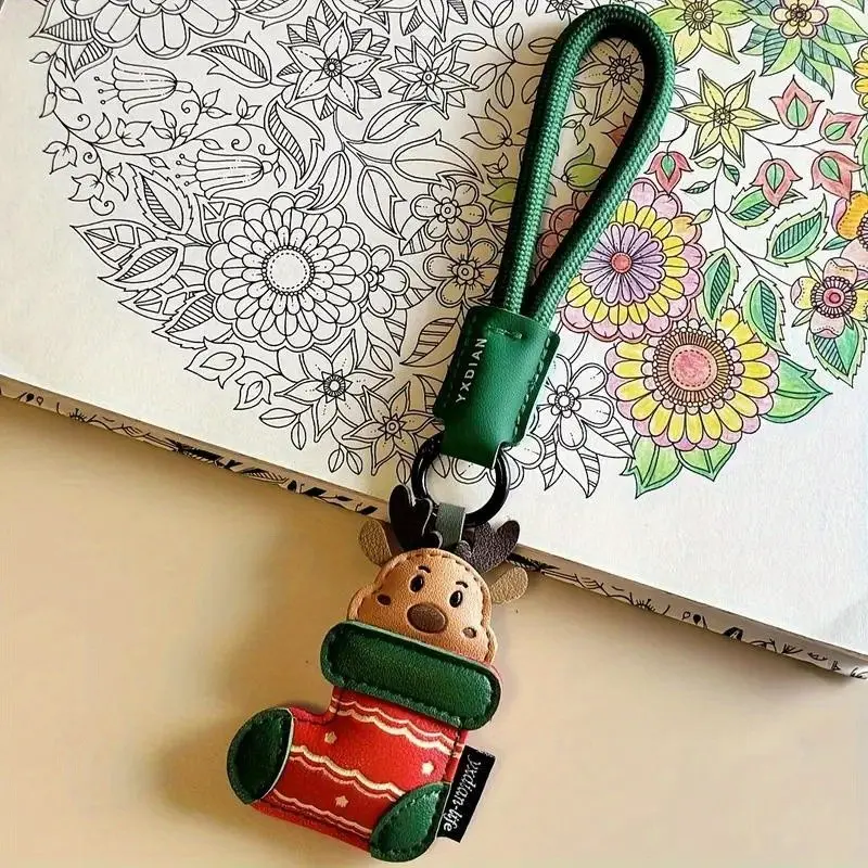 Christmas Reindeer Leather Keychain, Cute Holiday Bag Charm, Festive Christmas Gift, Stylish Key Ring, Perfect for Gifts and Decorations