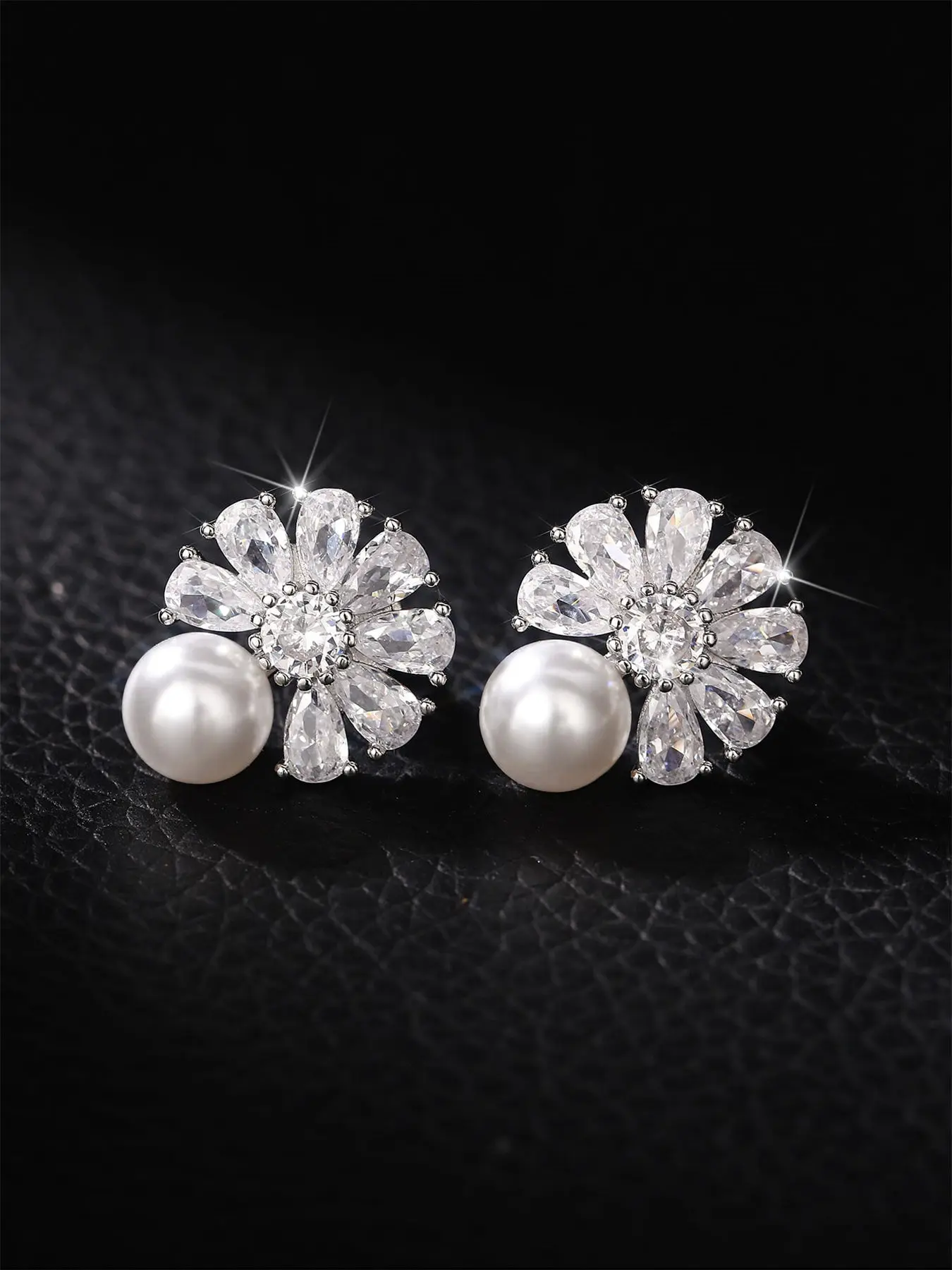 1 Pair Romantic Cubic Zirconia Stud Earrings For Women For Party Engagement Anniversary Jewelry Valentine's Day Gift