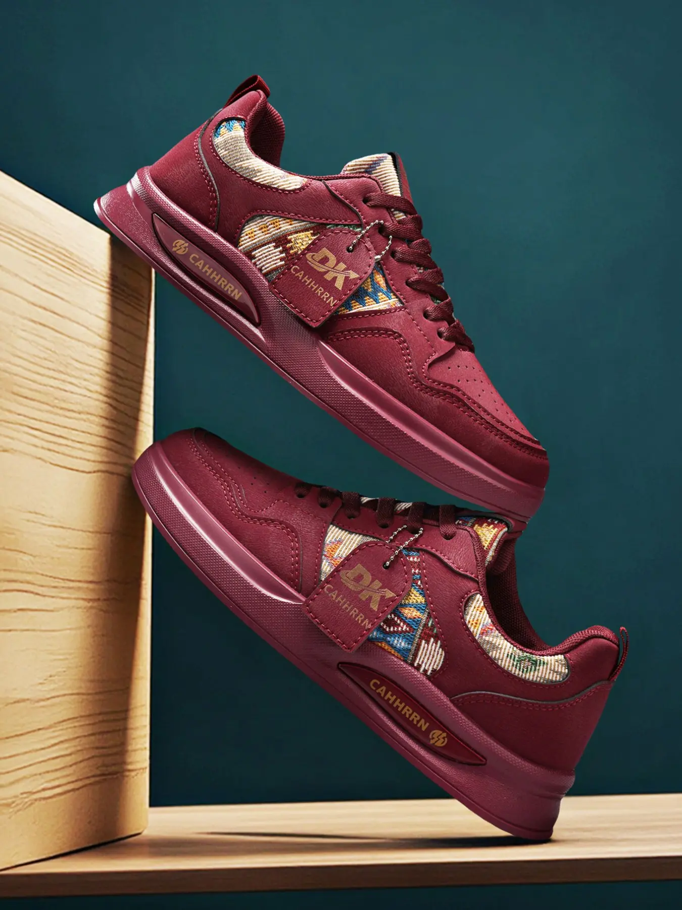 Men's Low Top Retro Casual Sneakers, Ethnic Geometric Jacquard Patchwork, All-Season Shoes for Daily Commute, Walking, Urban Streetwear