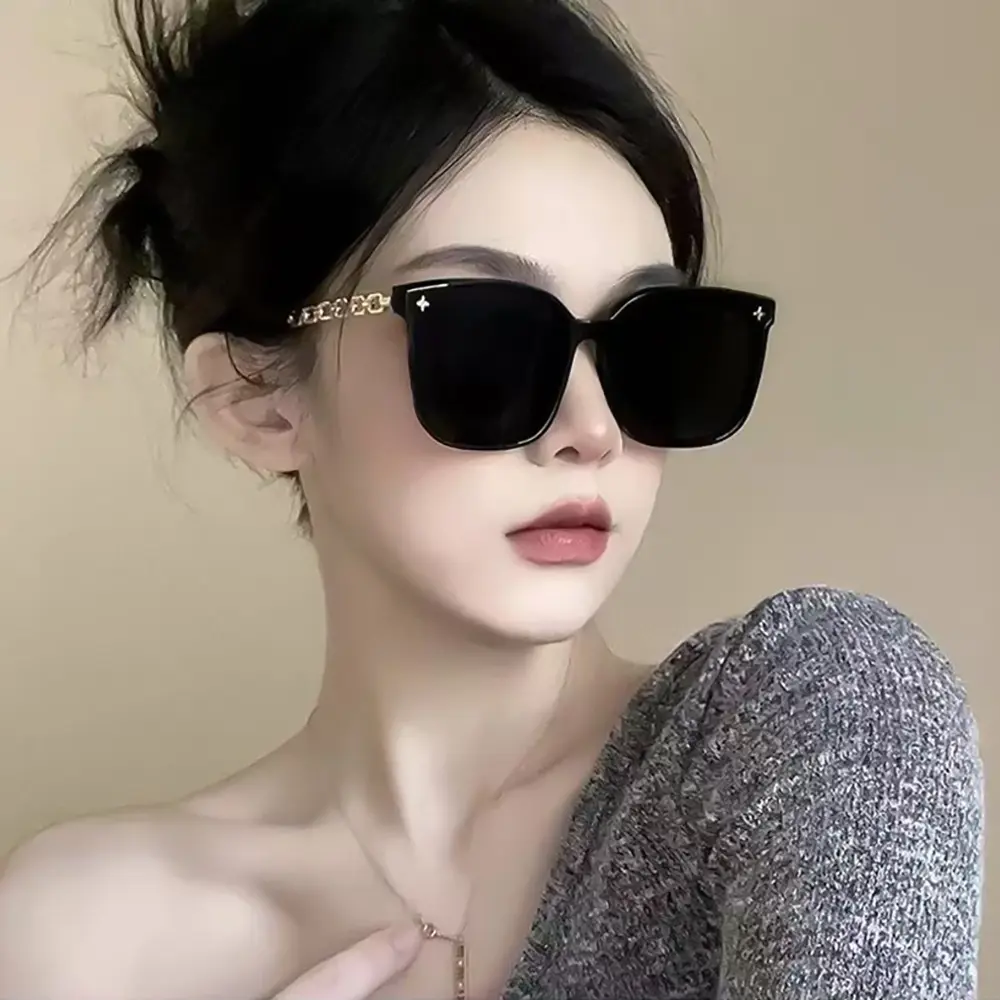 retro square sunglasses, big face flattering shades, women fashion influencer eyewear, UV protection square sunnies, unisex vintage square glasses, stylish oversized square frame eyewear, anti-UV daily casual