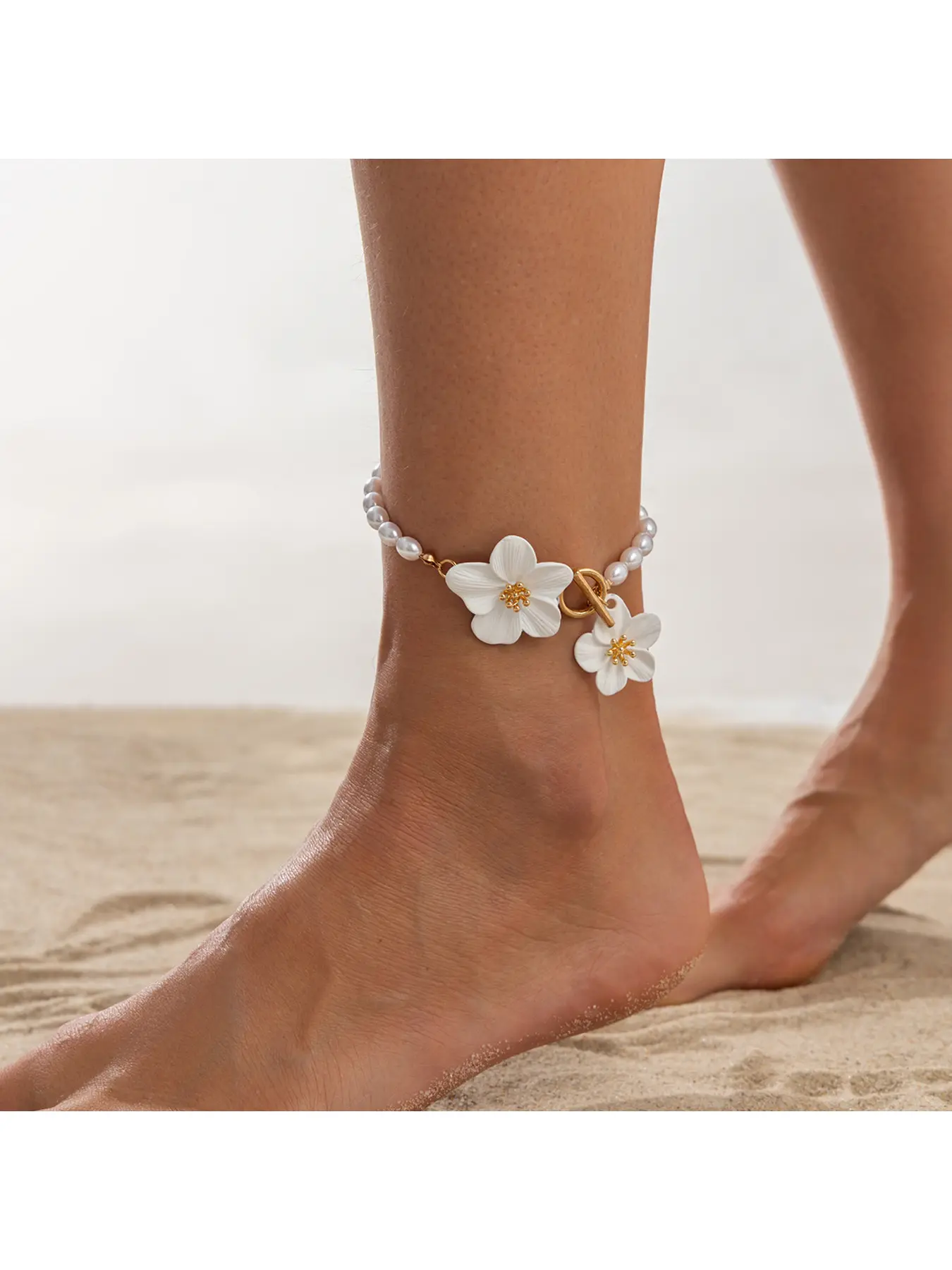 Gold Tone Pearl Beaded Anklet with OT Toggle Clasp for Women, Fuchsia Double Flower Pendant Dainty Boho Beach Foot Jewelry, Elegant Summer Vacation Statement Anklet for Daily Wear Party Birthday Anniversary Gift
