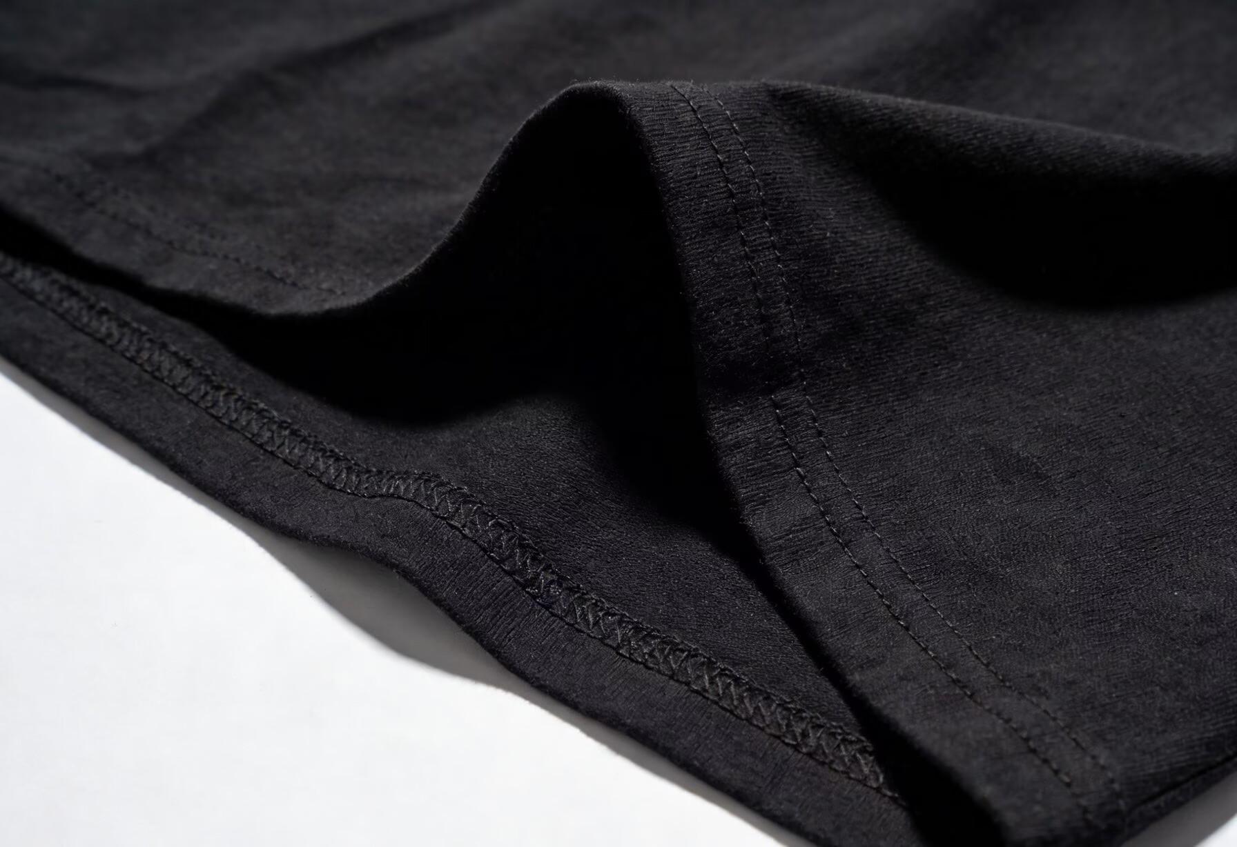 I refuse to argue with those T-shirts that should be "swallowed. "A great gift, a personalized custom T-shirt