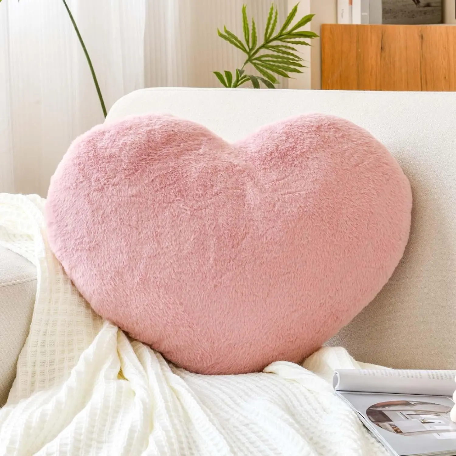 Dusty Pink Heart Pillows, Cute Heart Decorative Pillow, Heart Throw Pillows for Bed, Faux Fur Plush Hoom Decor Pillow Cushion for Chair Sofa Living Room (Mini 12.9" x 9.8")