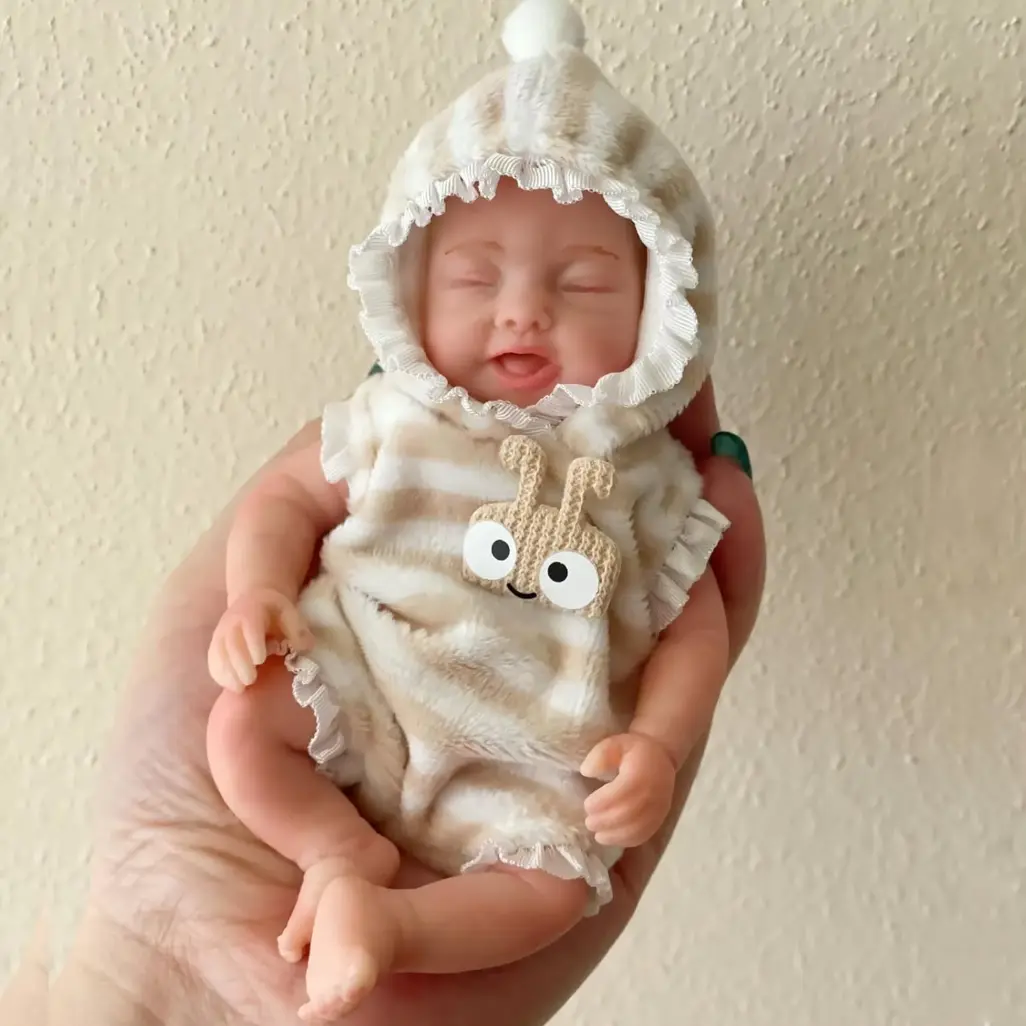 6 Inches (15cm) Soft Touch Reborn Baby Doll, CE Certified Silicone Full Body Mini Sleeping Girl Doll with Clothing Set for Baby Care DIY Specialty Toy Supply