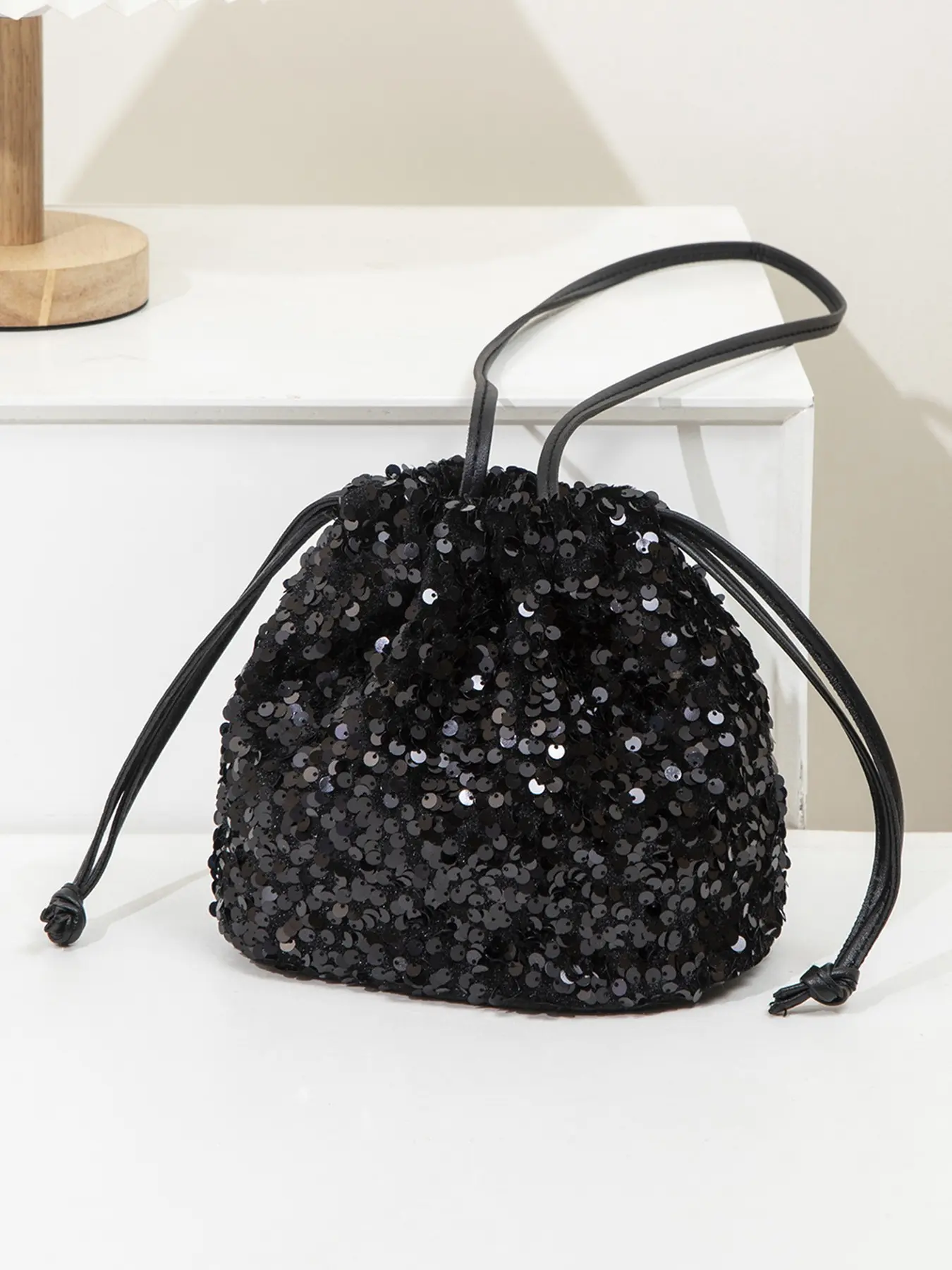 Sparkly Sequin Drawstring Mini Bucket Crossbody Fashion Bag, Glitter Shiny Evening Purse, Multicolor Gold Silver Black Small Shoulder Bag for Cocktail Party Prom Wedding Night Out