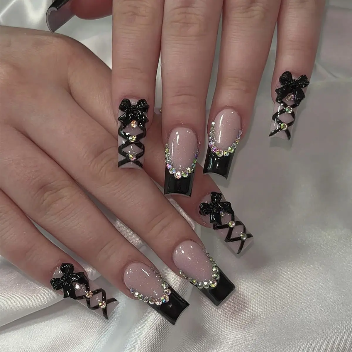 Glam Medium Square Black Crisscross Ribbon Press On Nails Bow Rhinestone French Tip Reusable False Nails Party Manicure