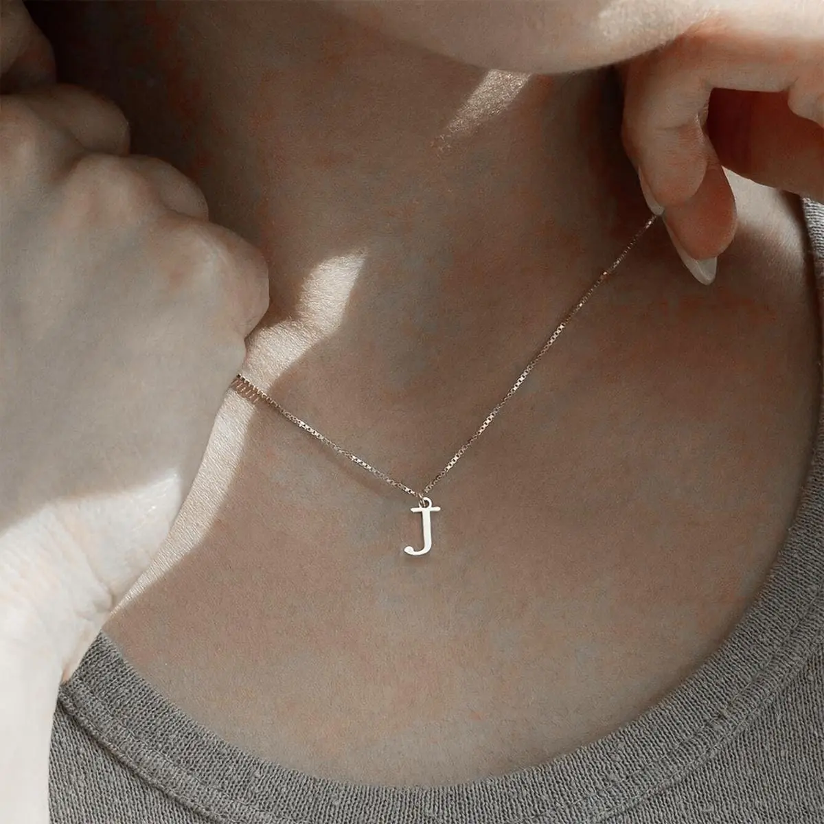 Silver Letter Pendant Necklace Minimalist Delicate Vintage Style Clavicle Chain, Glossy Finish Letter Charm, Elegant Trendy Jewelry