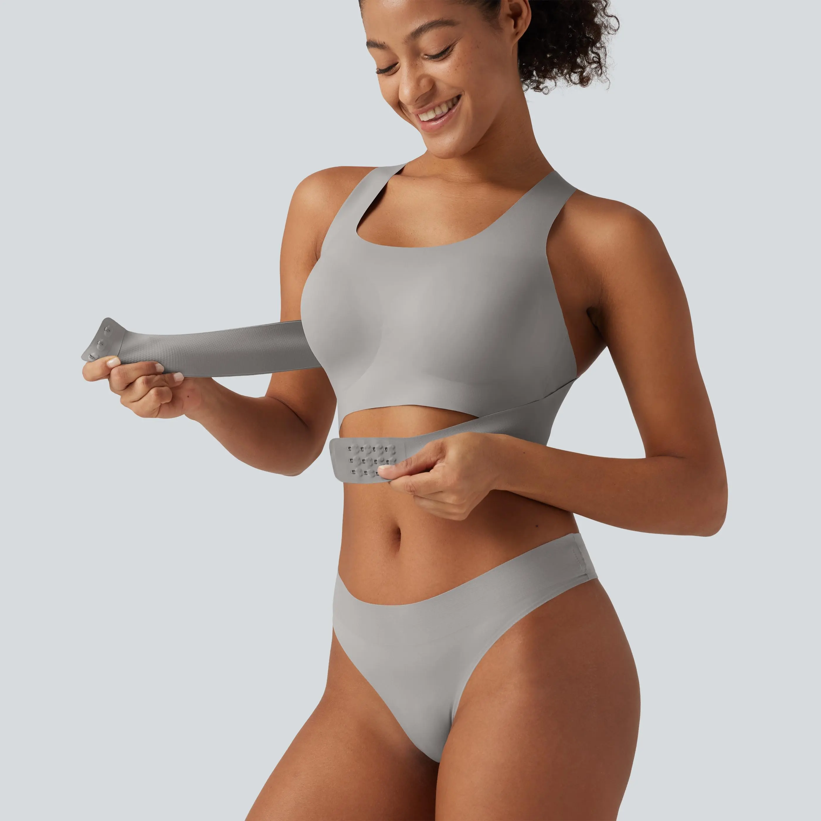 【Creator’s Pick】Halara U Neck Crisscross Casual Wireless Bra with Built-in Bra for B-DD Cups