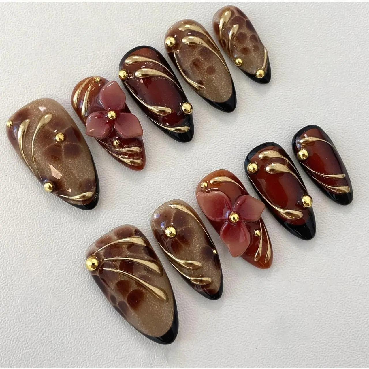 30PCS Fall Winter Gold Plated 3D Flower Almond Shape Handmade Rhinestone Leopard Print Press On Nails Premium Fake Nails Set Back To School Fall Deco Reusable False Nails For Women