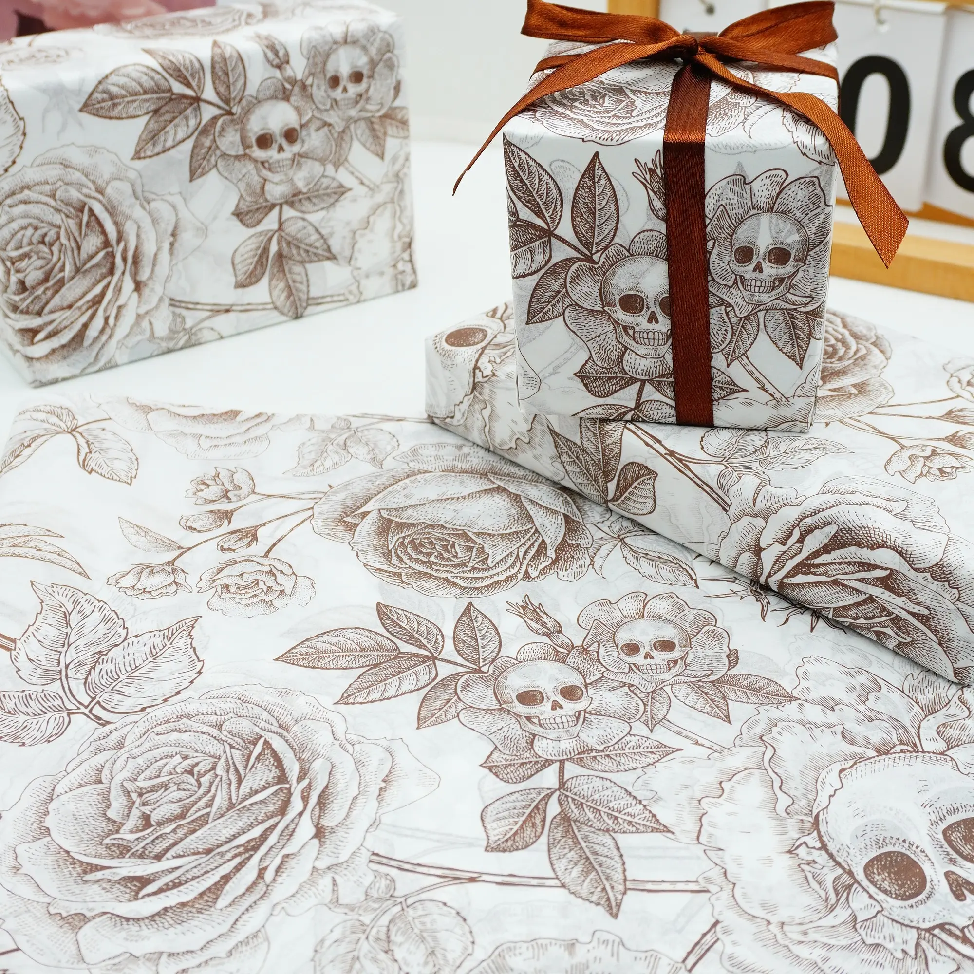 Brown Skull Rose Pattern Packaging Paper, Party, Birthday, Wedding Decoration Paper, Tissue, Bouquet Supplies, Gift Packaging Paper, Flower Packaging Paper, Suitable for Decoration on Any Halloween Occasion