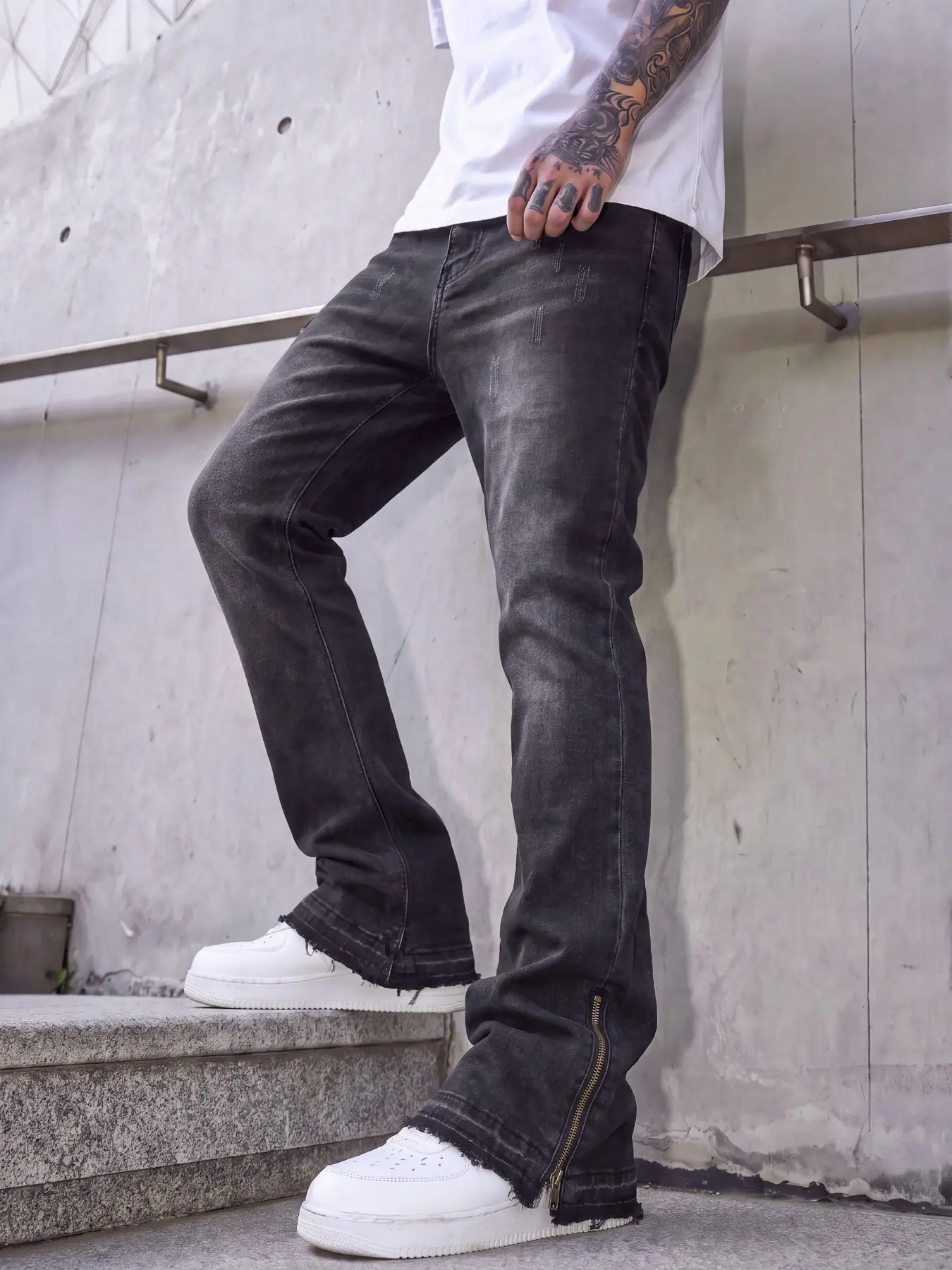 Men's Fashion Flare Jeans, Split Hem with Zipper Detail Design, Vintage Streetwear Versatile Fitted Denim Pants, Perfect for Daily Outings and Party Wear.