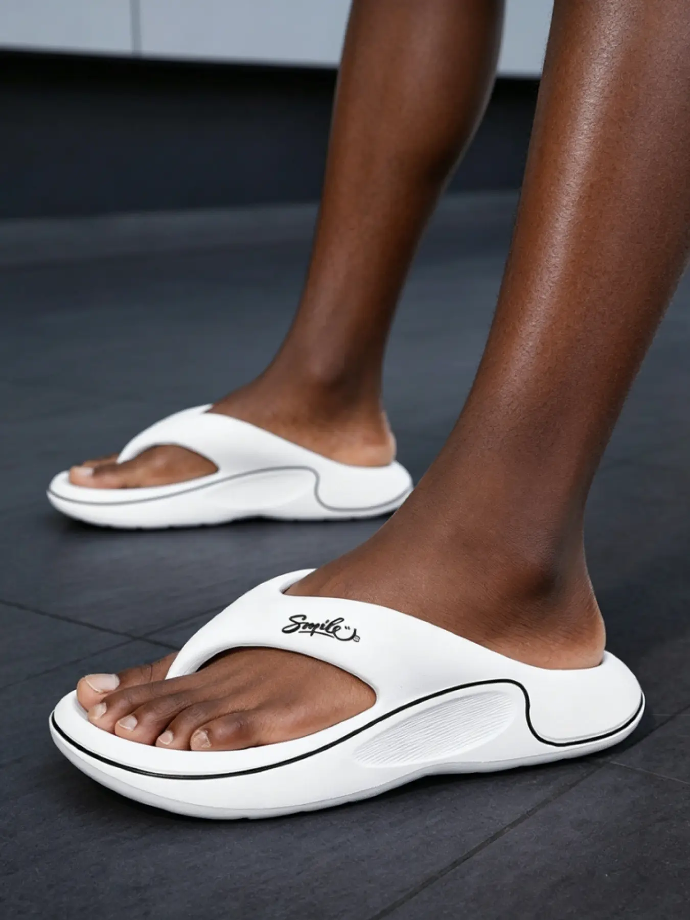 1 Pair Couples Casual Summer Flip Flops Soft Sandals Lightweight Cushioned Midsole Skin-Friendly No Rub Design For Home Travel And Beach Wear, Footwear