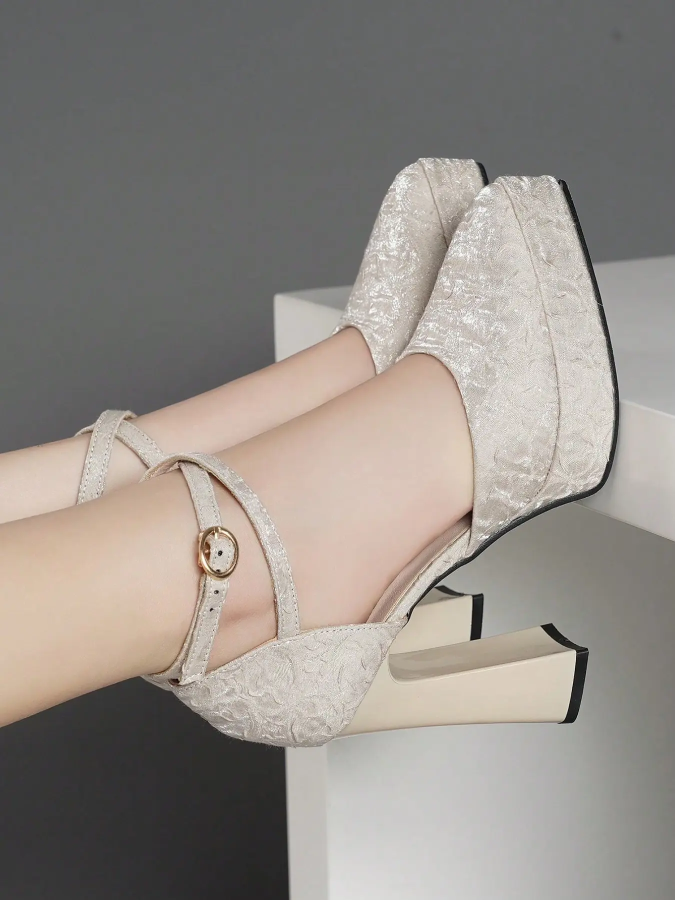 Comfortable Velvet Pointed Toe Heeled Shoes, Versatile Hollow Out Design, Perfect for Everyday Wear, Stylish Women's Footwear