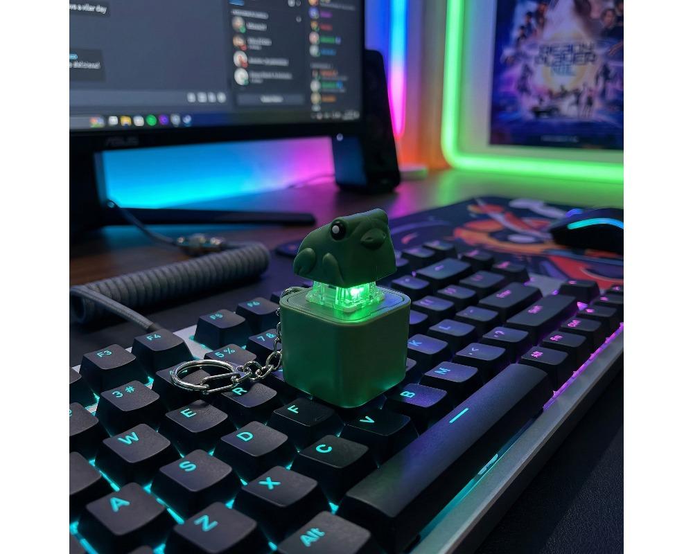 Frog, lizard, duck Mechanical Switch Fidget Keychain Animal Themed Light-Up Toy with Sound Effects Rechargeable Battery for Long-Lasting Use Stress Relief Tool for Office, School, or Travel Multiple Character Options Available