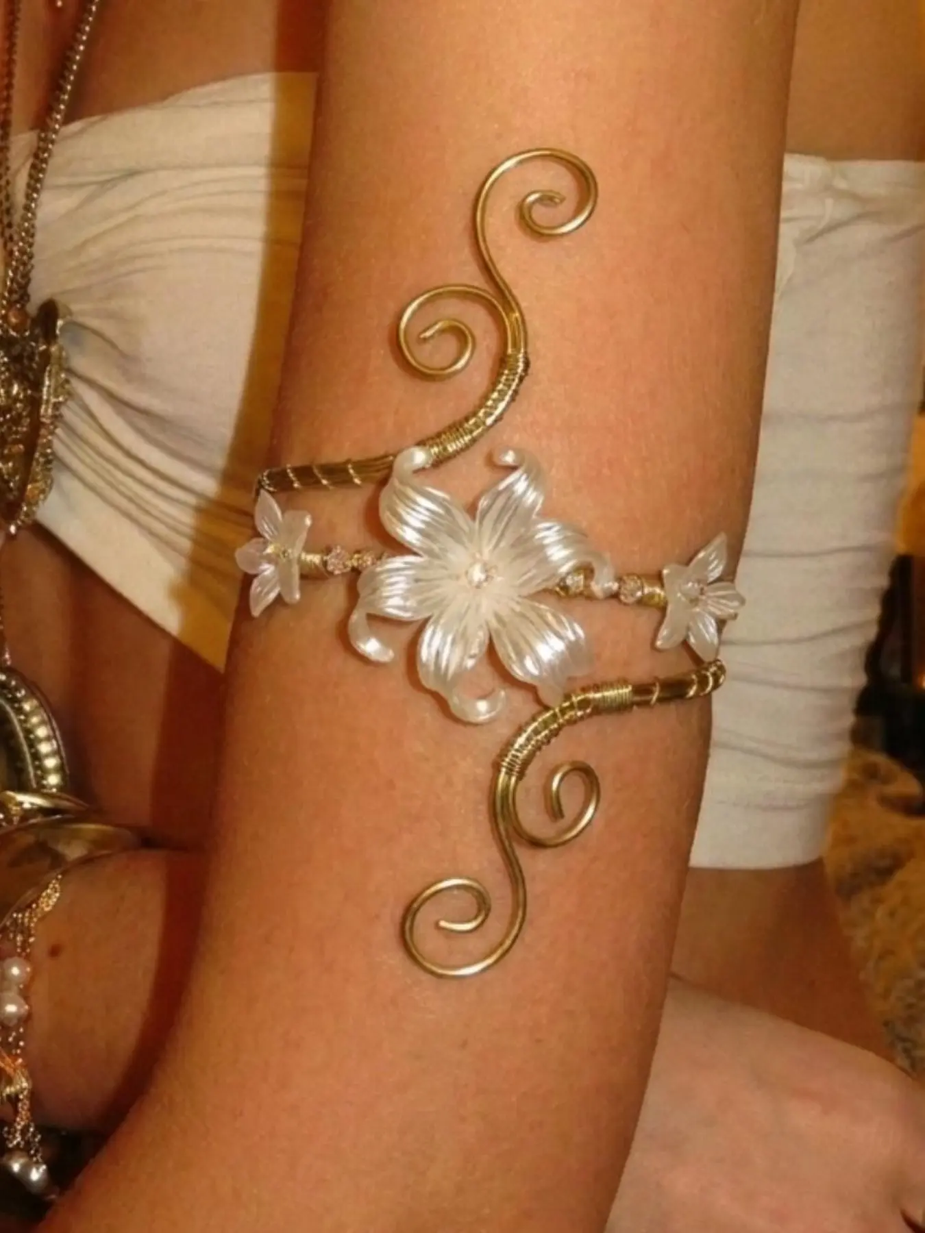 French Style Lily Armlet, Sweet Chic Accessory, Wire-Wrap Design, Resin Flower, Unique Fashion Jewelry