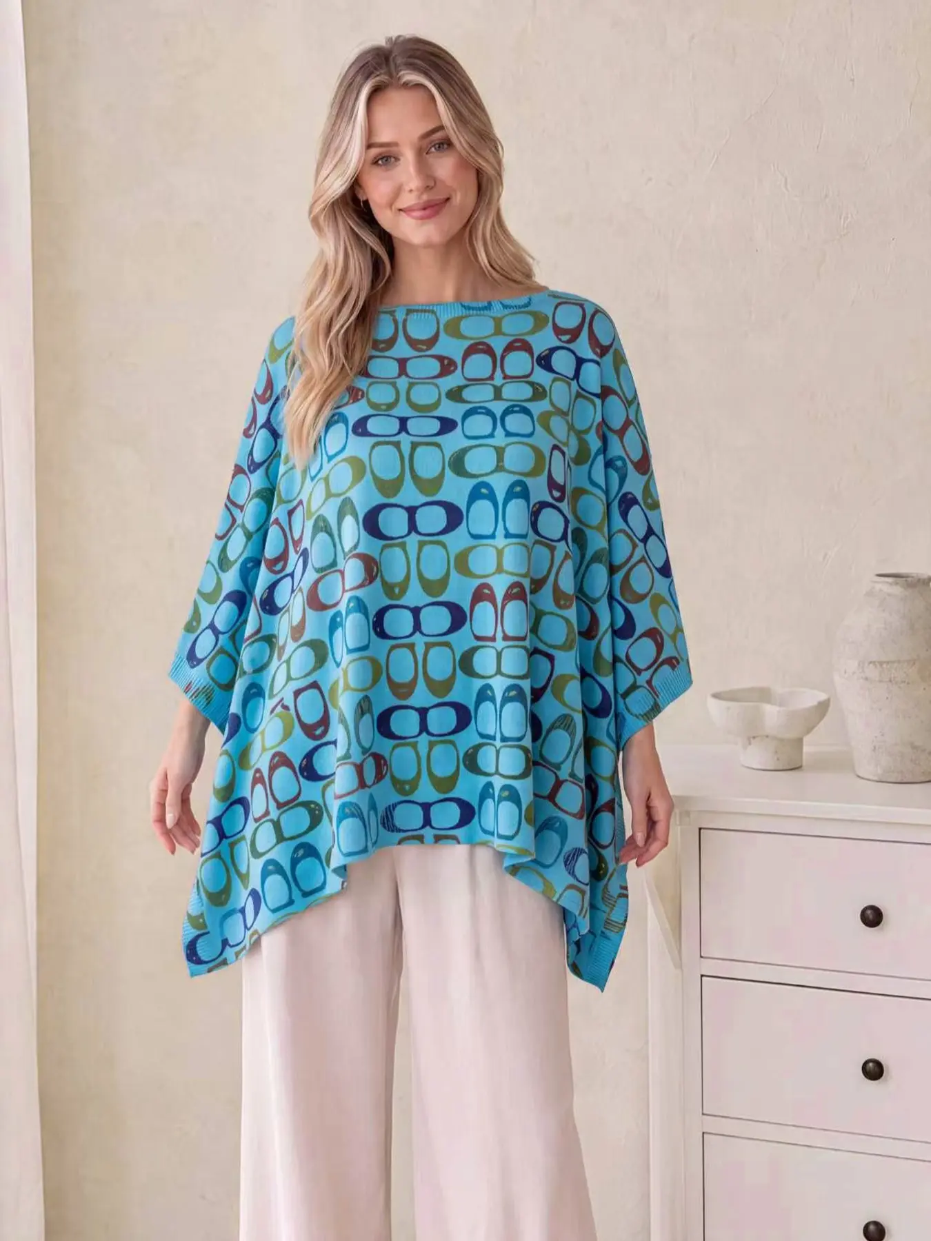 Fashionable Elegant Shawl, Loose-Fitting Knit Wrap, Geometric Pattern, All-Season Wear, Perfect for Beach, Commute, Dates