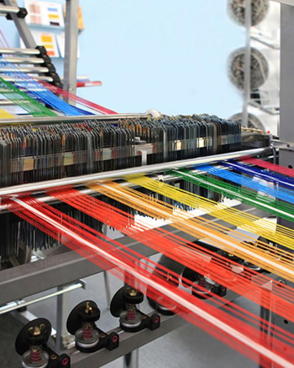 4-Queen Sheet - 1800 Thread Count Microfiber Bed Sheets - Super Sheet with 16" Deep Pocket - Wrinkle-Free, Fade-Resistant, Stain-Resistant, Easy Care 4-Queen Sheet - 1800 Thread Count Microfiber Bed Sheets - Super Sheet with 16" Deep Pocket - Wrinkle-Free, Fade-Resistant, Stain-Resistant, Easy Care