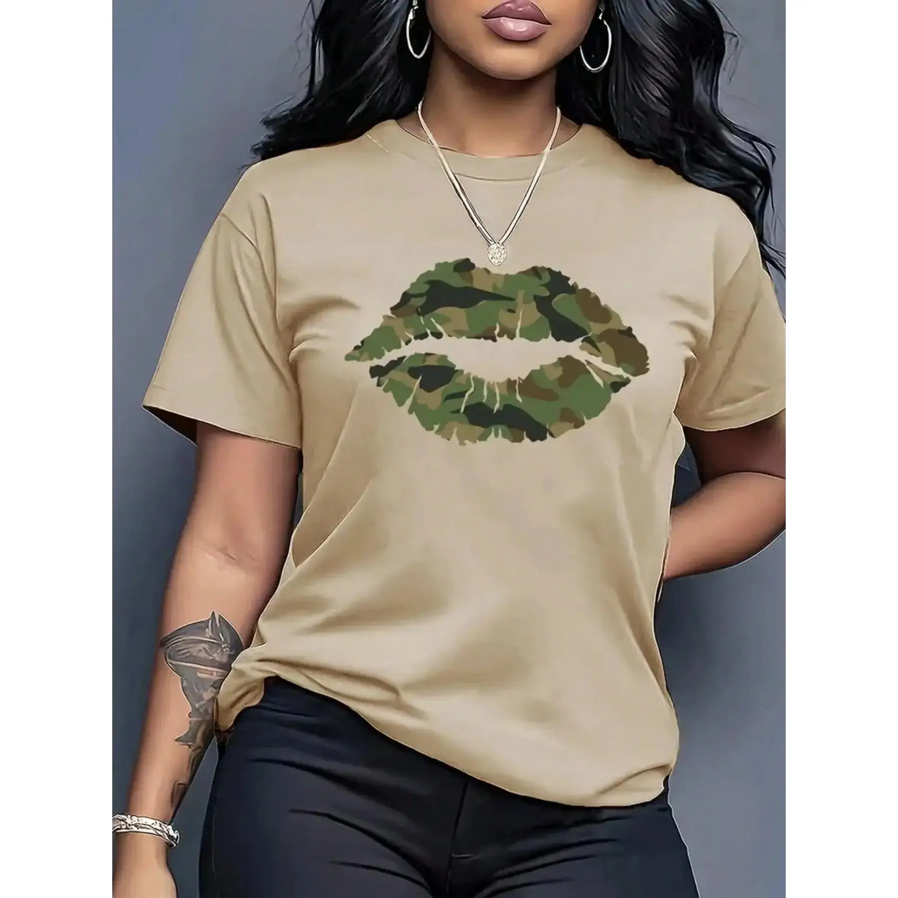 Women's Camouflage Lip Graphic T-Shirt, Crew Neck Short Sleeve Tee, Beige Cotton Casual Top Soft Cotton Everyday Wear Blend Statement Graphic Tee