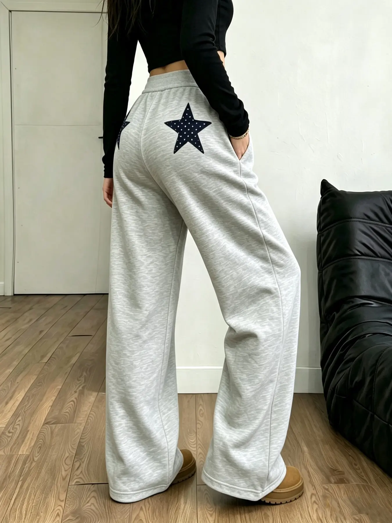 High Waist Elastic Waistband Loose Baggy Fit Y2K Streetwear Loungewear Daily Casual Workout Going Out Star Patch Back Print Wide Leg Sweatpants, Trendy Aesthetic Women Fashion Trousers, Comfort Relaxed Fit Fashion Pants For Everyday Street Style Outfits