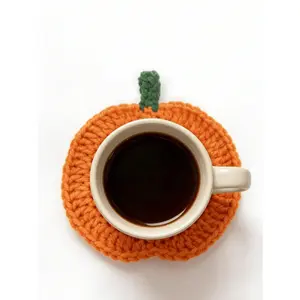 1PC Hand Crocheted Halloween Pumpkin Coaster – Knitted Wool, Heat Resistant & Washable. Perfect for Fall Decor, Coffee Lovers & Holiday Gifts.
