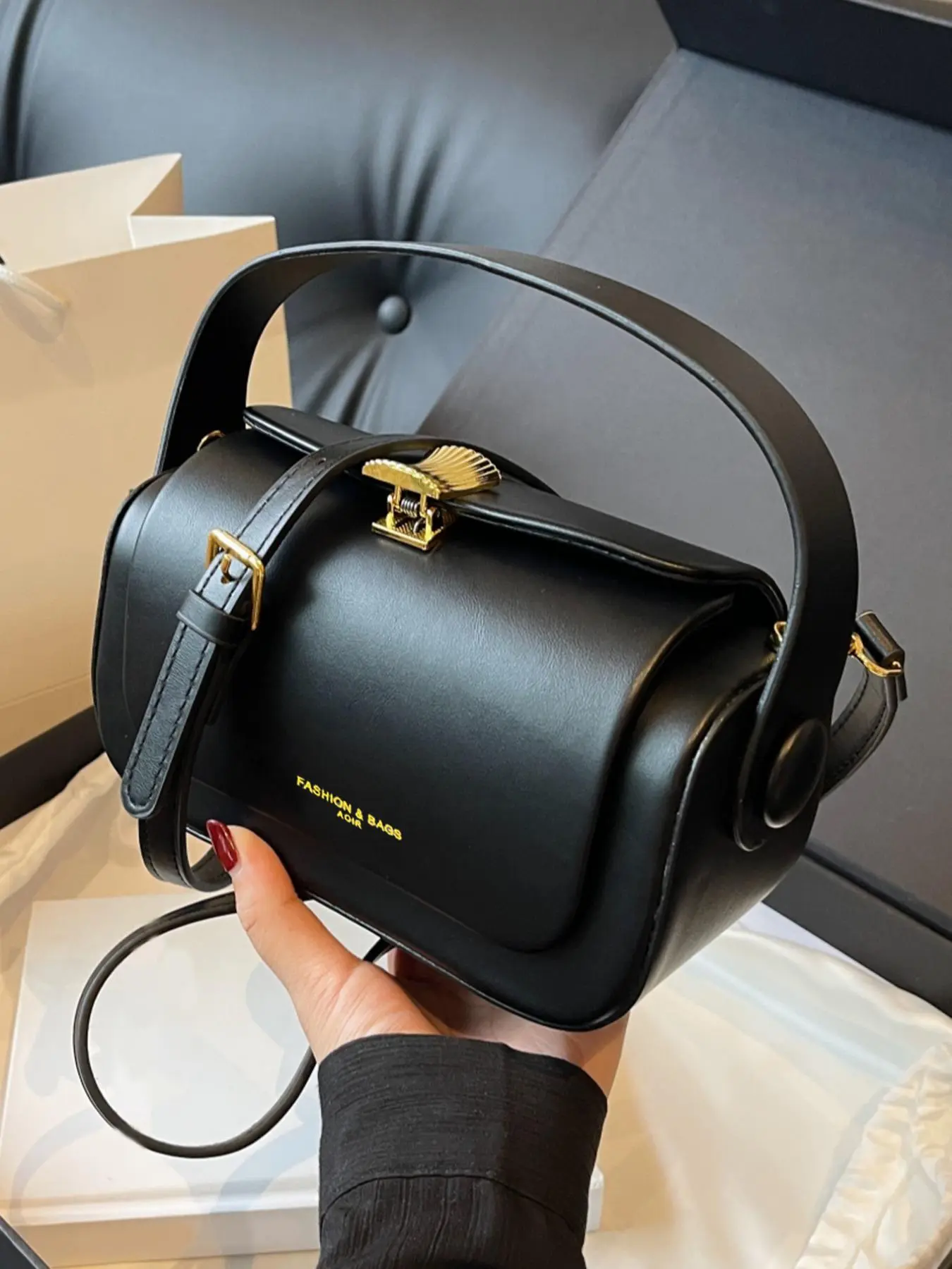 【Black Friday】Women's Elegant Solid Color Handbag, Fashionable Retro Shoulder Bag, High-Quality Casual Versatile Commuting Bag for Daily Use