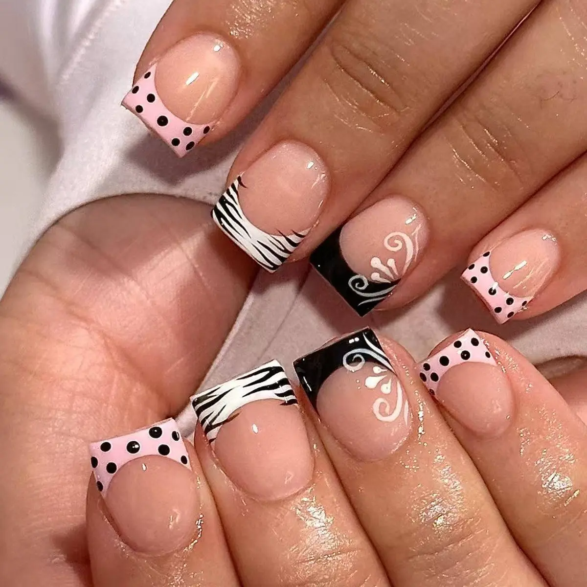 24pcs Short Square Press on Nails, Nude Base, Polka Dot, Zebra Print, French Tip, Reusable False Nail Kit for Women, Fake Nails