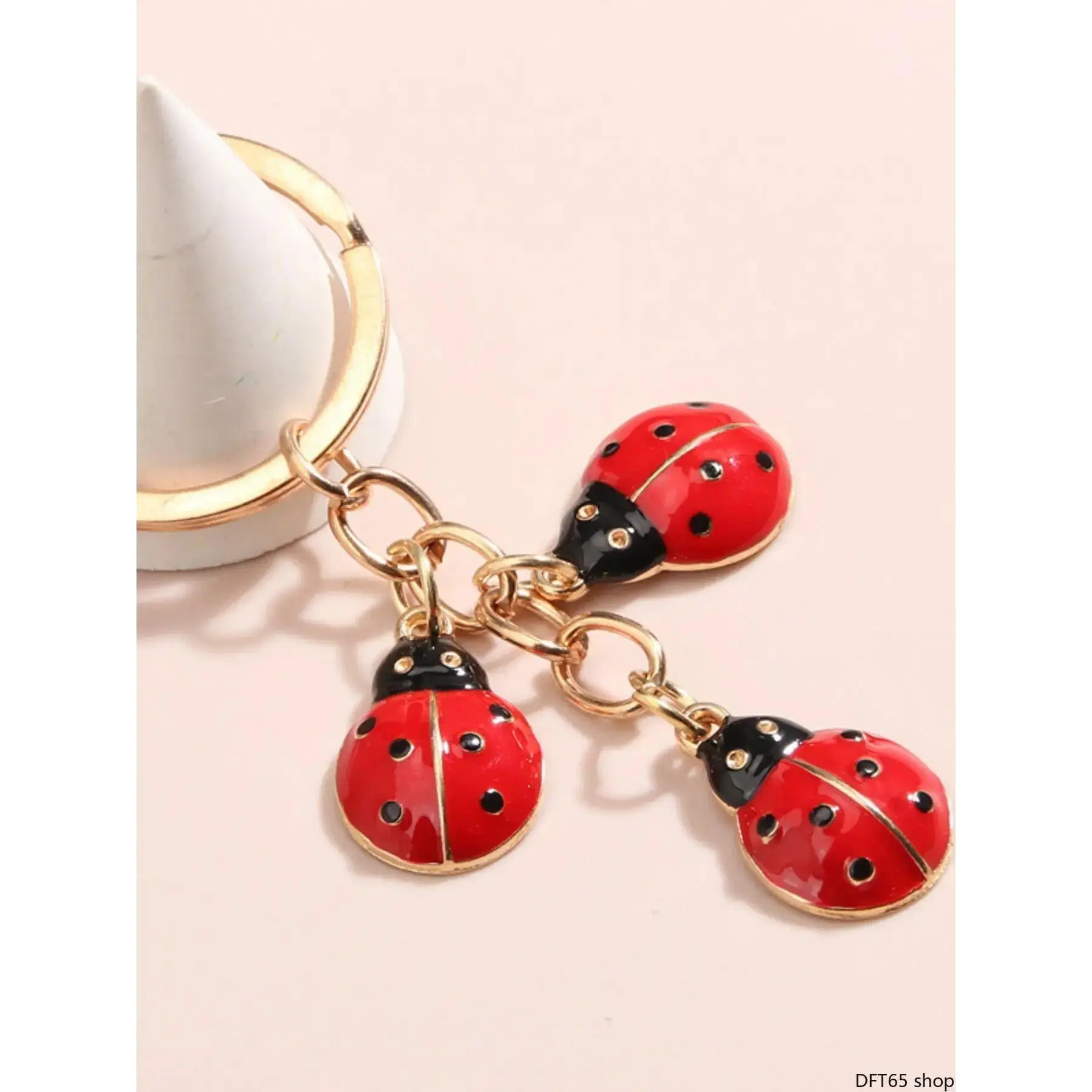 Cute Ladybug Girly Keychain Kawaii for Bags Charm Cartoon Metal Insect Oil Drop Pendant Creative Simple Bag Decoration Accessory for Women & Girls