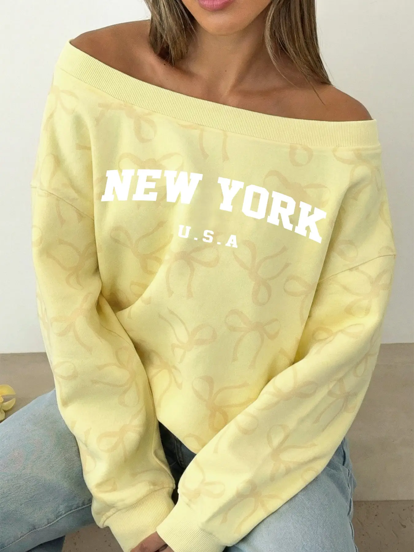Off-shoulder Bow Print Sweatshirt | New York USA Pattern Loose Pullover, Y2K Cute Style Casual Loose Long Sleeve Top, Soft Pink and Yellow Loungewear, Cute Girl Everyday Casual Fashion, Oversize