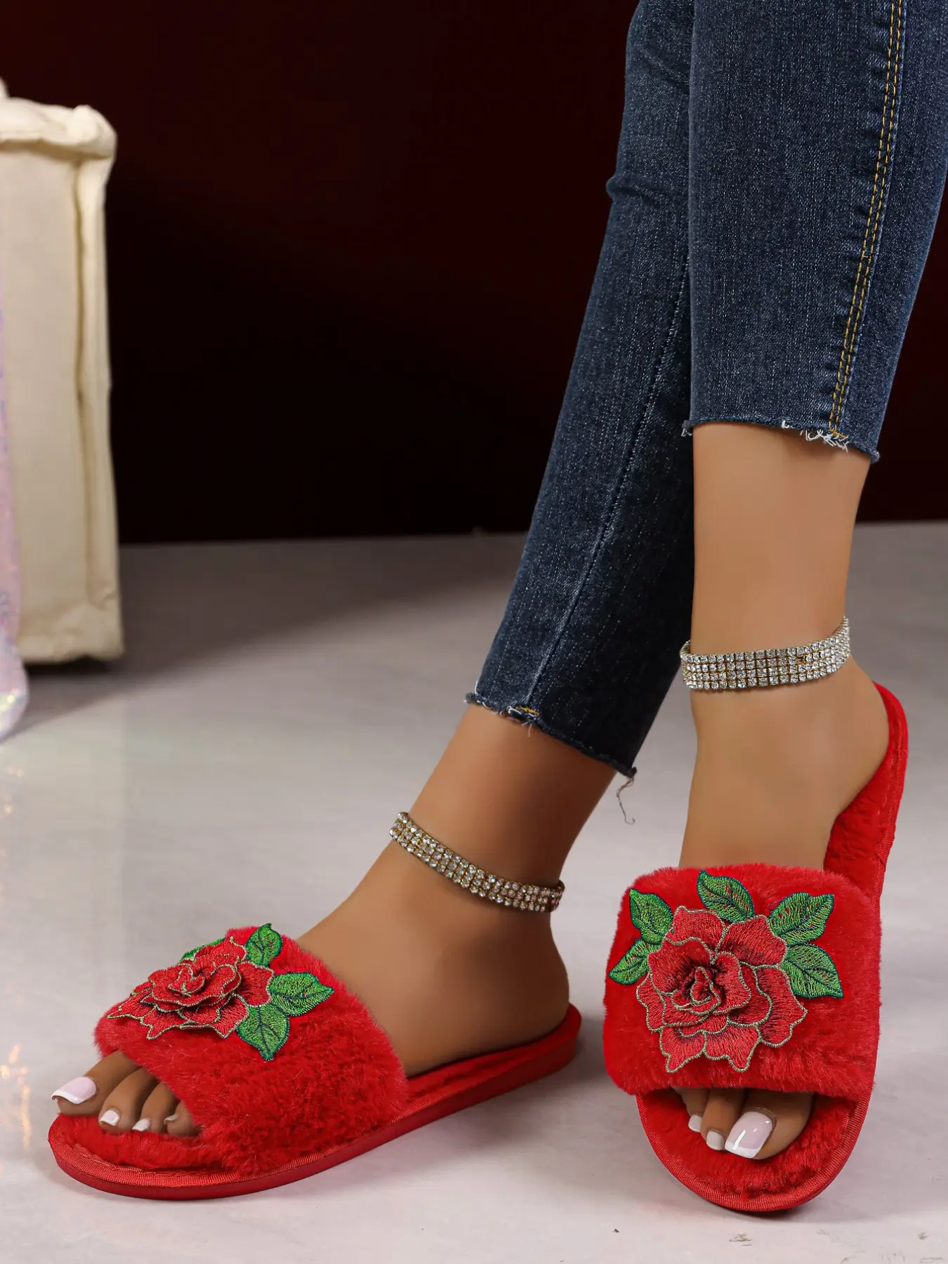 Embroidered Rose Fuzzy Slippers for Women, Open Toe Textile Shoes, Floral Pattern, Rubber Sole, Vintage Style Indoor Footwear