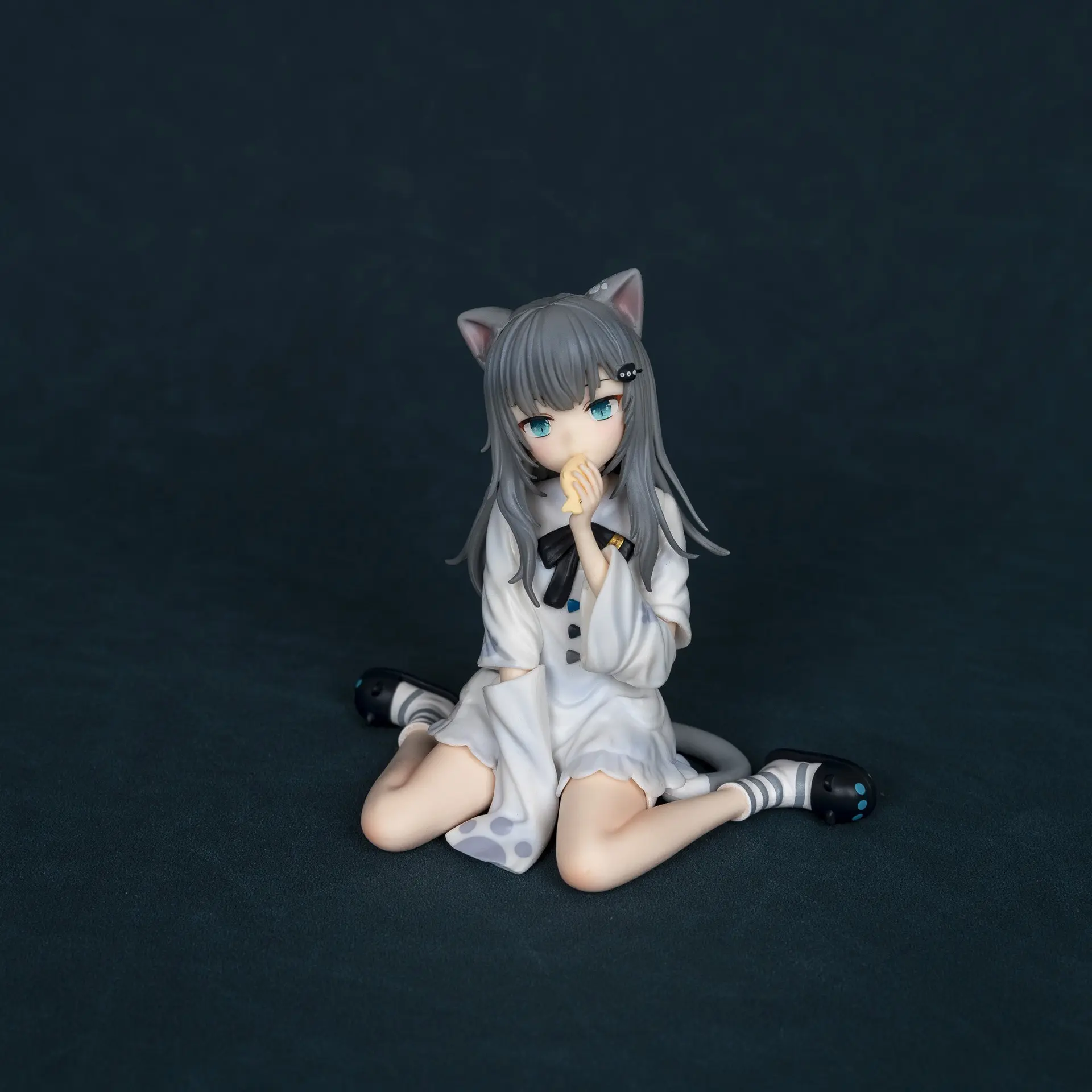 Nachoneko Sitting Pose Cat Girl Figure, Cute Cat Ears Anime Model, Beautiful Maiden Collectible, Secondary Dimension Handmade Doll, Cute Kawaii Figure, Model Collectible Figurine