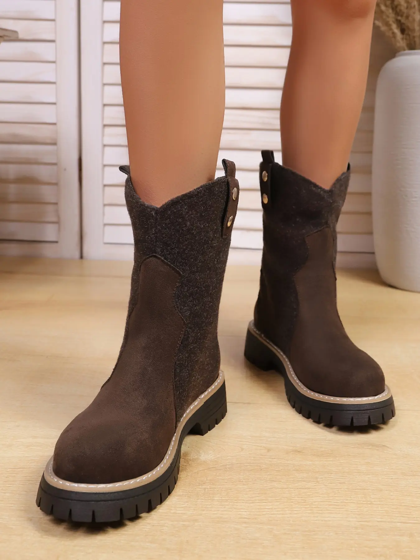 Women's New Vintage Patchwork Pleated Mid-Calf Boots, Height-Boosting Anti-Slip Fashion Shoes, Essential Footwear for Fall & Winter