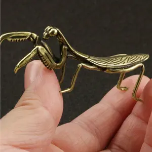 1PC Exquisite Brass Praying Mantis Figurine – Lifelike Insect with Detailed Wings & Eyes. Perfect Home Decor & Gift for Nature Lovers & Collectors.