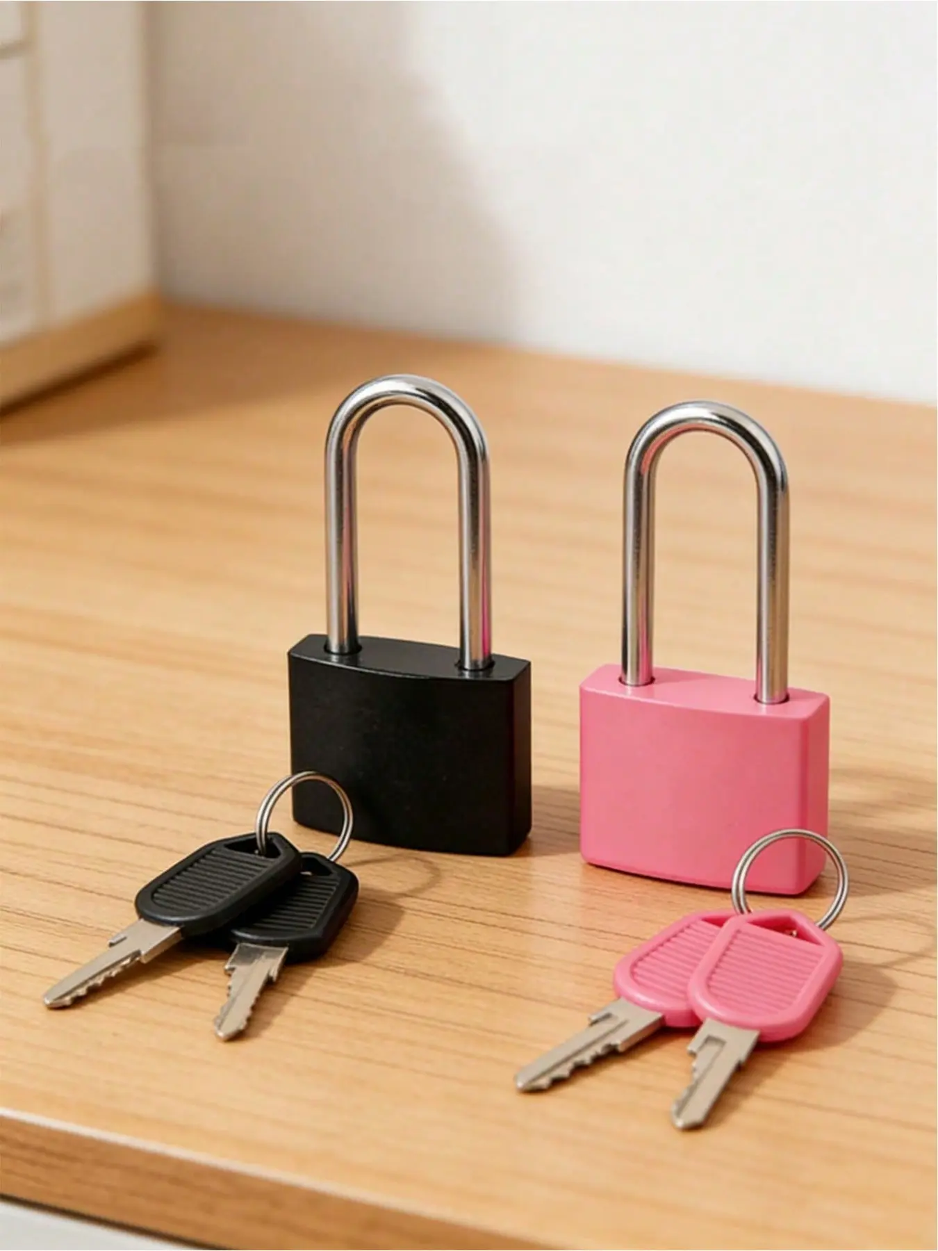 Mini combination lock, metal mini lock, Lock And Key, comes with two keys, no assembly needed, waterproof, luggage lock, locker lock, small luggage padlock, suitcase lock, metal key padlock, suitable for suitcases