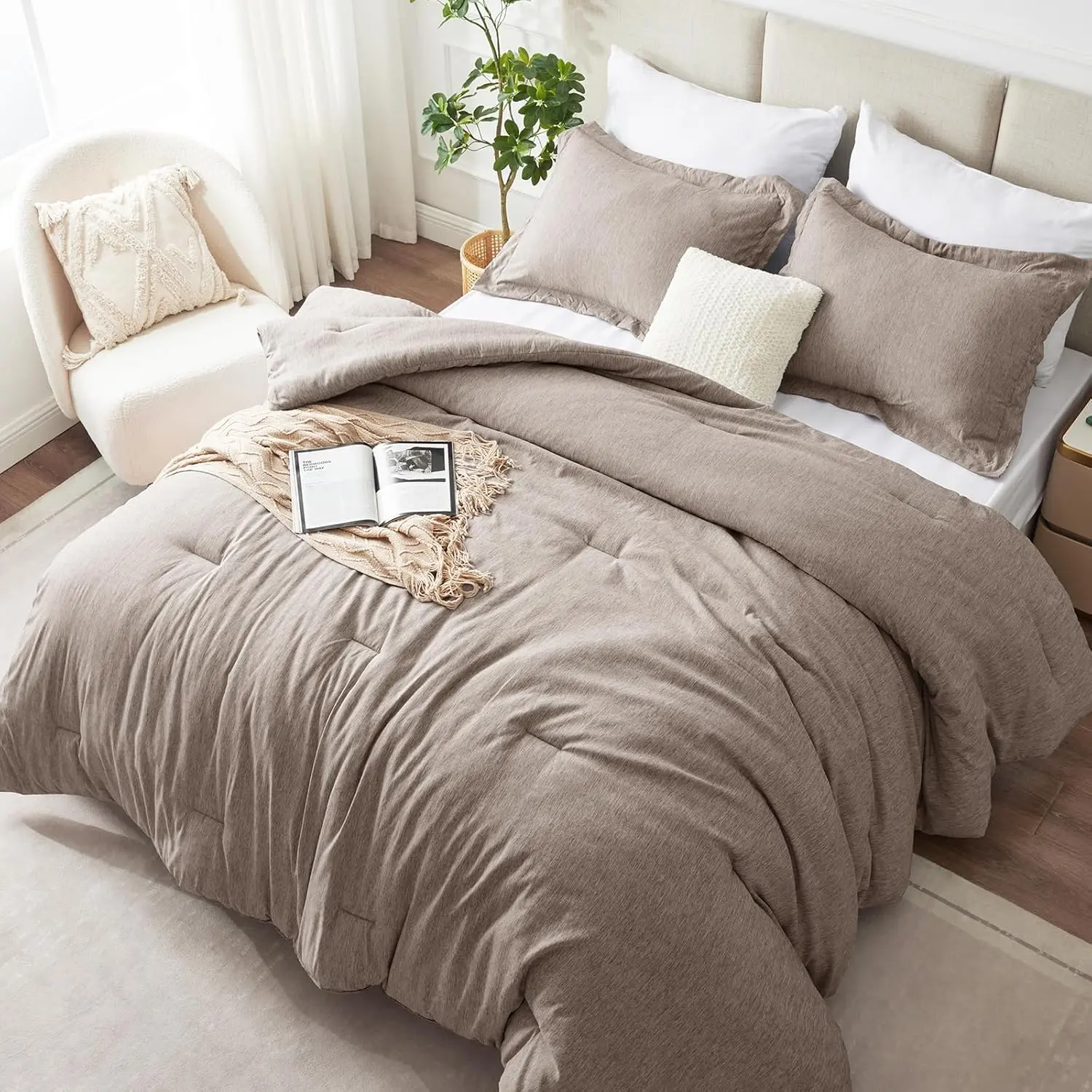 Queen Comforter Set 3 Pieces, Heathered Khaki Luxury Comforters Queen Size Bedding Set, Breathable Lightweight Down Alternative Comforter with 2 Pillow Shams, All Bed Set Gift for Home