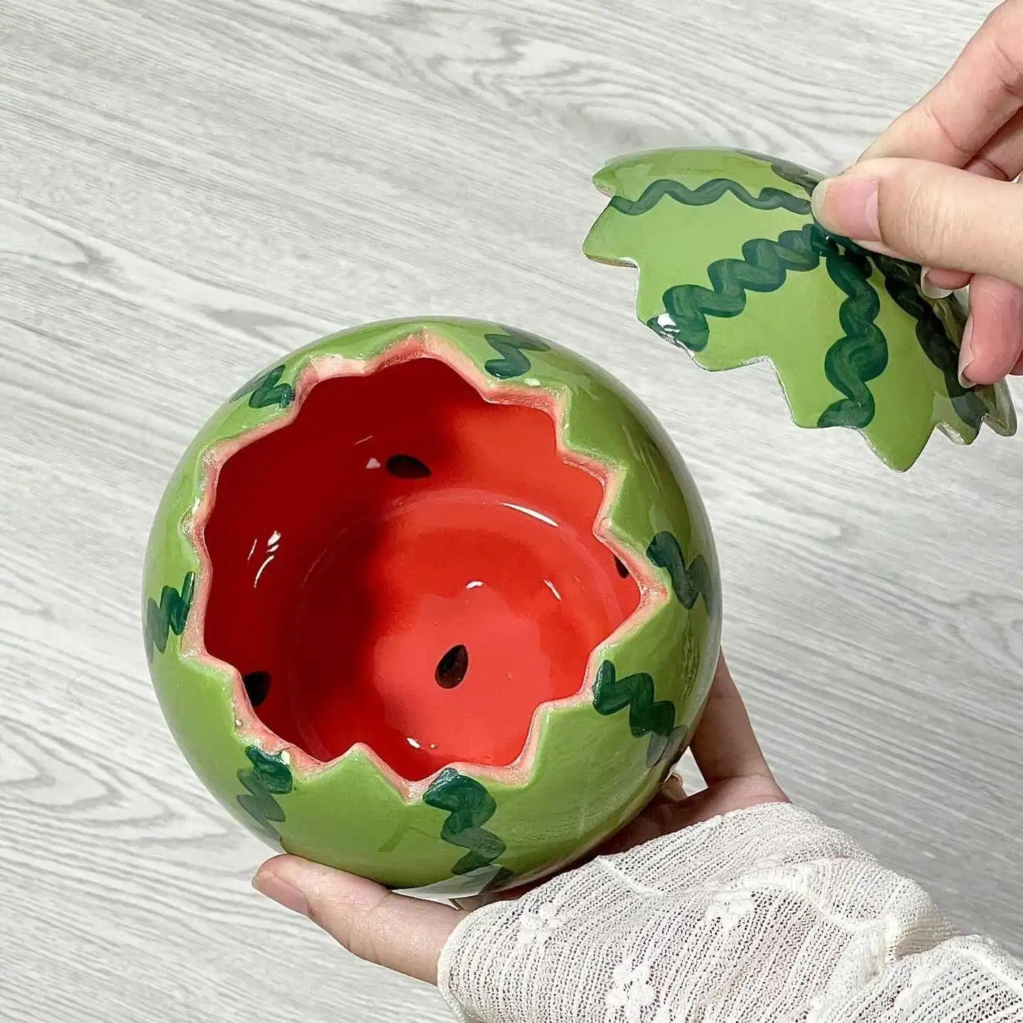 600ml Watermelon Shape Pattern Mug Home Drinking Cup High Beauty Creative Ceramic Mug With Lid Milk Coffee Cup Gift For Girls