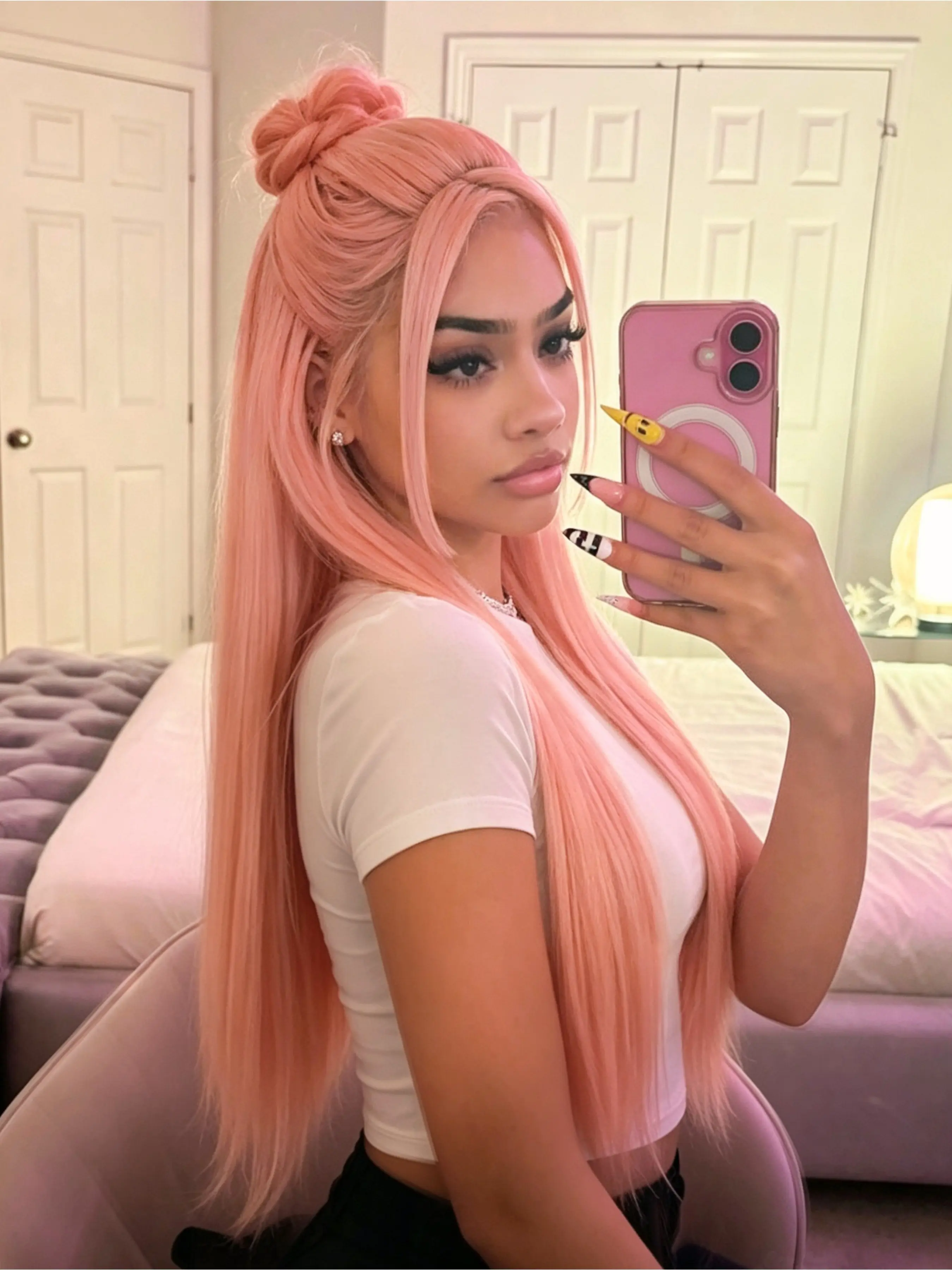 Pink Wig 13x4 Lace Front Wigs Pre-Plucked Natural Hairline HD Transparent Lace Wig Heat Resistant Synthetic Wig Natural Look Pink KPOP Straight Wig Lace Frontal Wigs Free Parting for Women Dating Party Cosplay 28 Inch